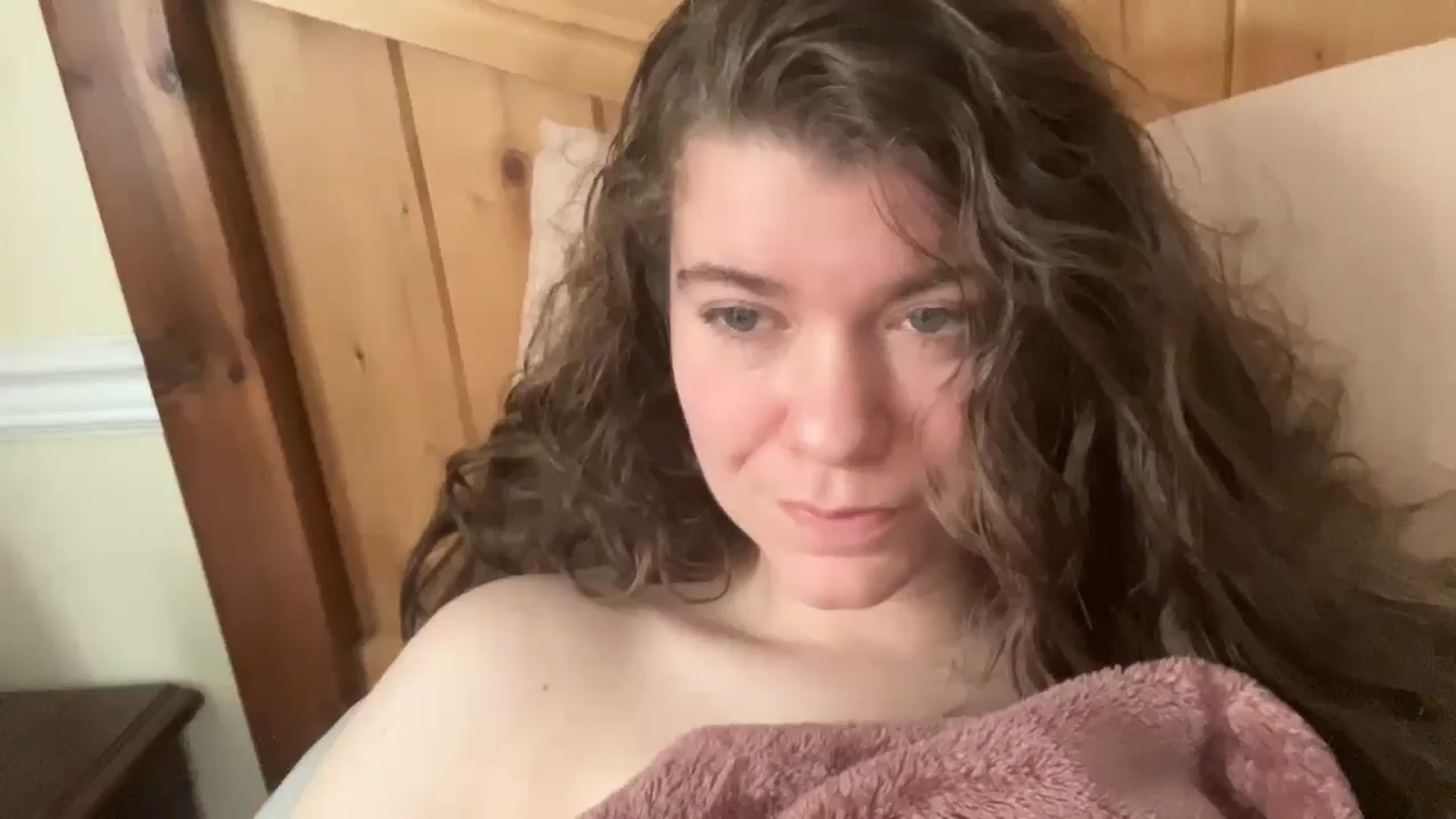 Gallery image thumbnail from Trixiegirl3's myfreecams stream on, 11/10/2025, 19:29 image 16 of 20