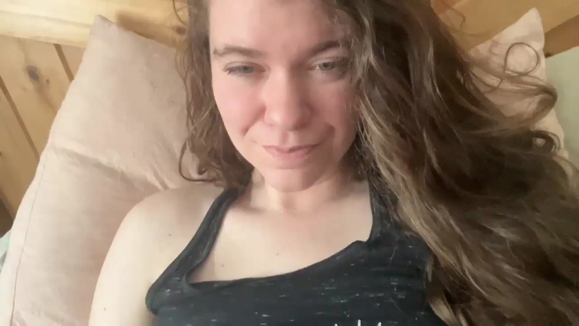 Gallery image thumbnail from Trixiegirl3's myfreecams stream on, 11/10/2025, 21:05 image 17 of 20