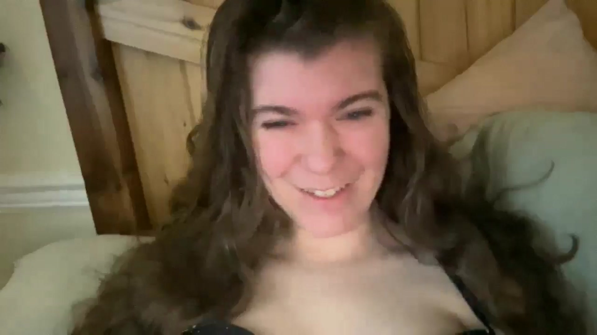 Gallery image thumbnail from Trixiegirl3's myfreecams stream on, 11/13/2025, 18:28 image 6 of 20