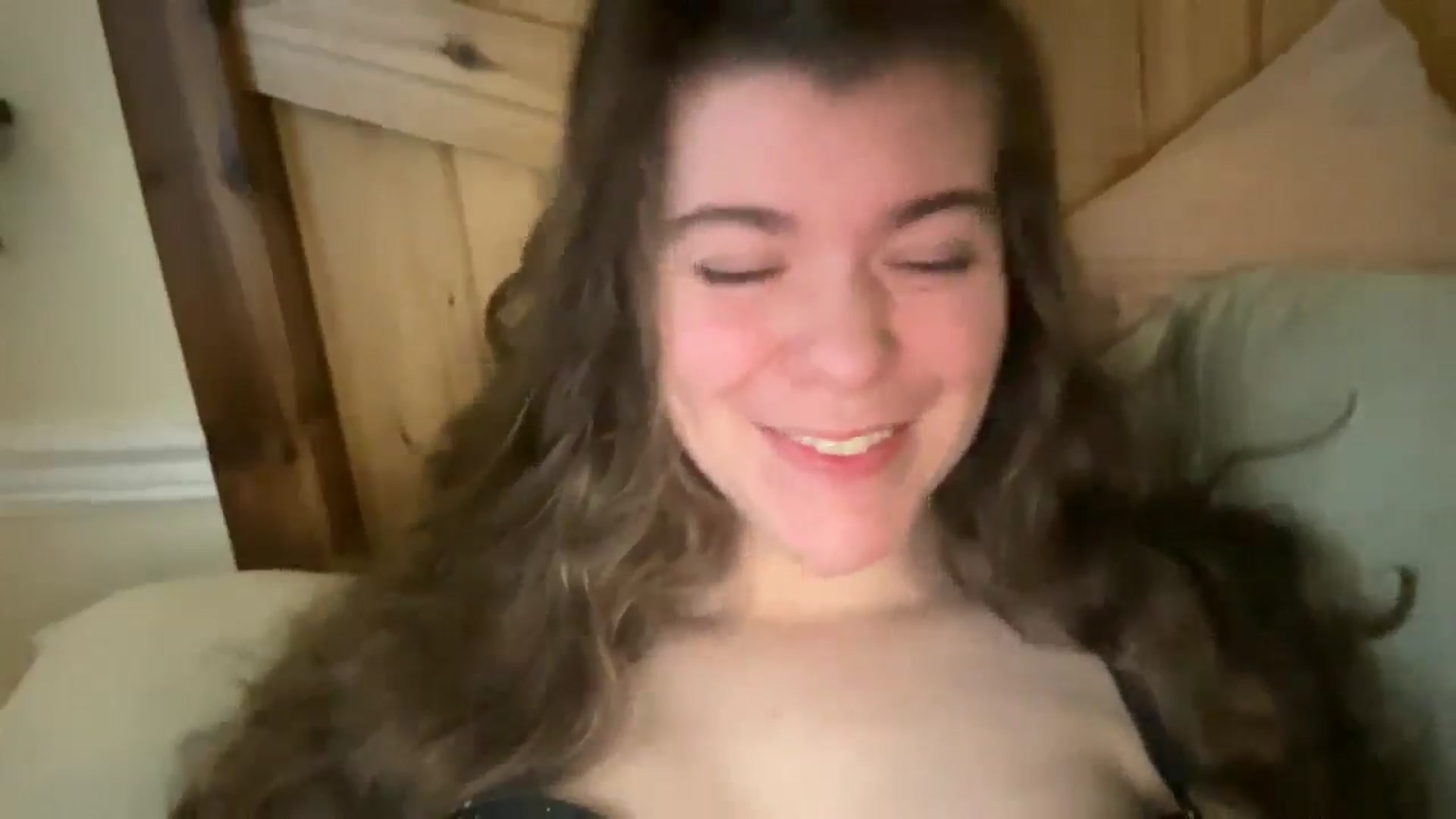 Gallery image thumbnail from Trixiegirl3's myfreecams stream on, 11/13/2025, 18:28 image 5 of 20