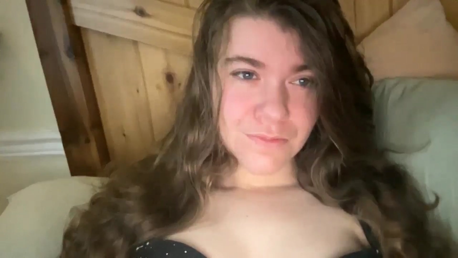 Gallery image thumbnail from Trixiegirl3's myfreecams stream on, 11/13/2025, 18:28 image 14 of 20