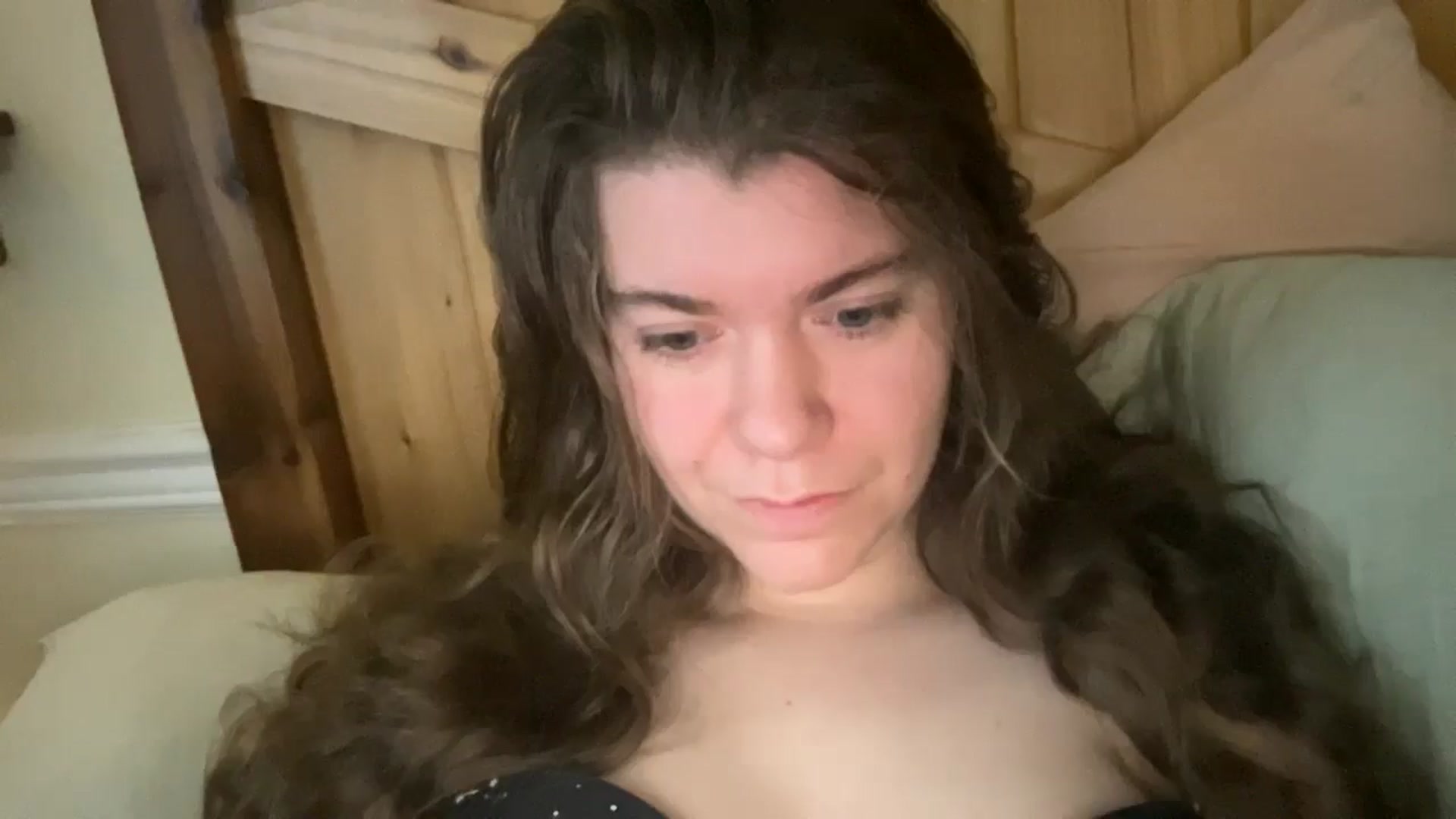 Gallery image thumbnail from Trixiegirl3's myfreecams stream on, 11/13/2025, 18:28 image 17 of 20