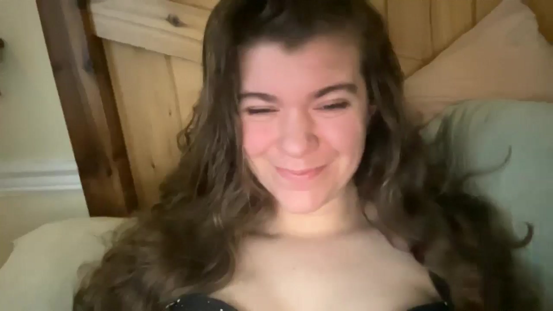 Gallery image thumbnail from Trixiegirl3's myfreecams stream on, 11/13/2025, 18:28 image 10 of 20