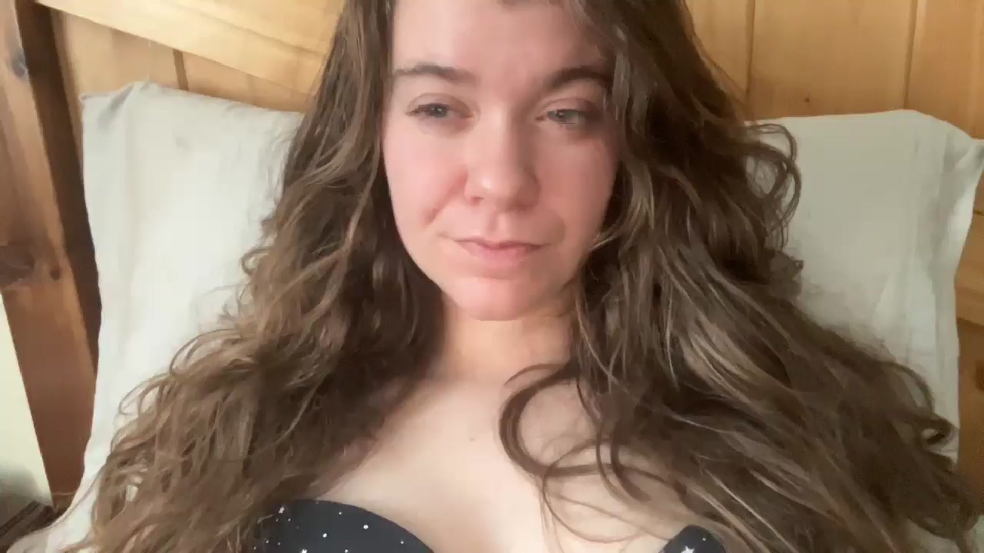 Gallery image thumbnail from Trixiegirl3's myfreecams stream on, 11/18/2025, 22:06 image 16 of 20