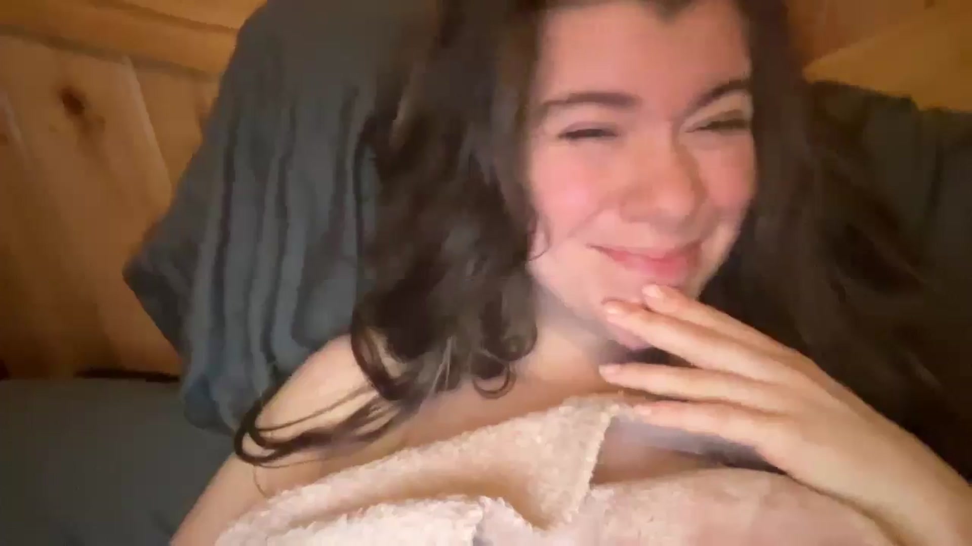 Gallery image thumbnail from Trixiegirl3's myfreecams stream on, 12/15/2025, 01:45 image 17 of 20