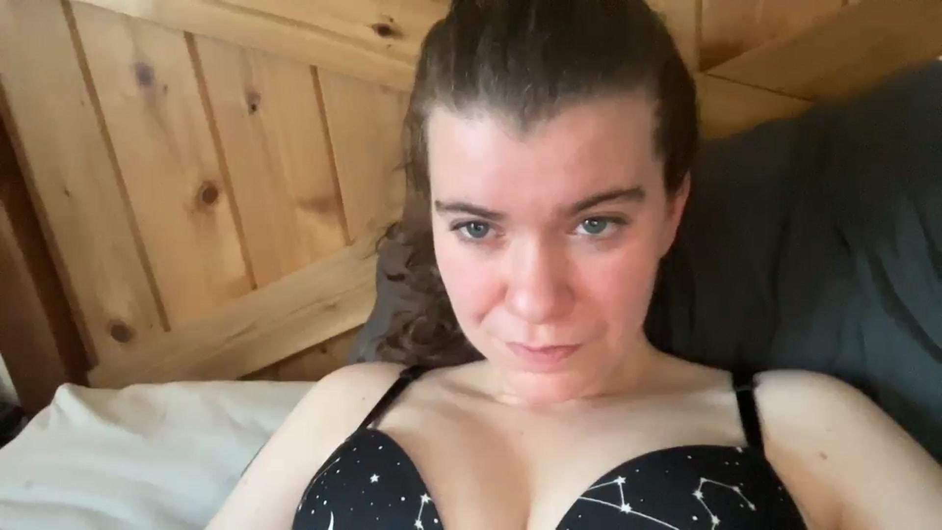 Gallery image thumbnail from Trixiegirl3's myfreecams stream on, 12/18/2025, 22:31 image 17 of 20