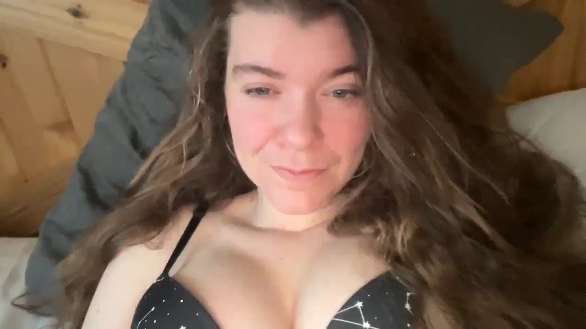Gallery image thumbnail from Trixiegirl3's myfreecams stream on, 12/20/2025, 21:04 image 8 of 20