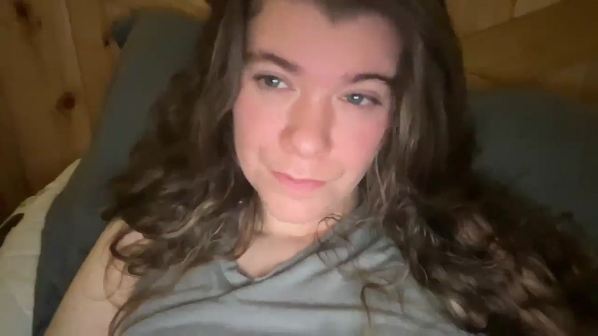 Gallery image thumbnail from Trixiegirl3's myfreecams stream on, 12/29/2025, 20:01 image 19 of 20