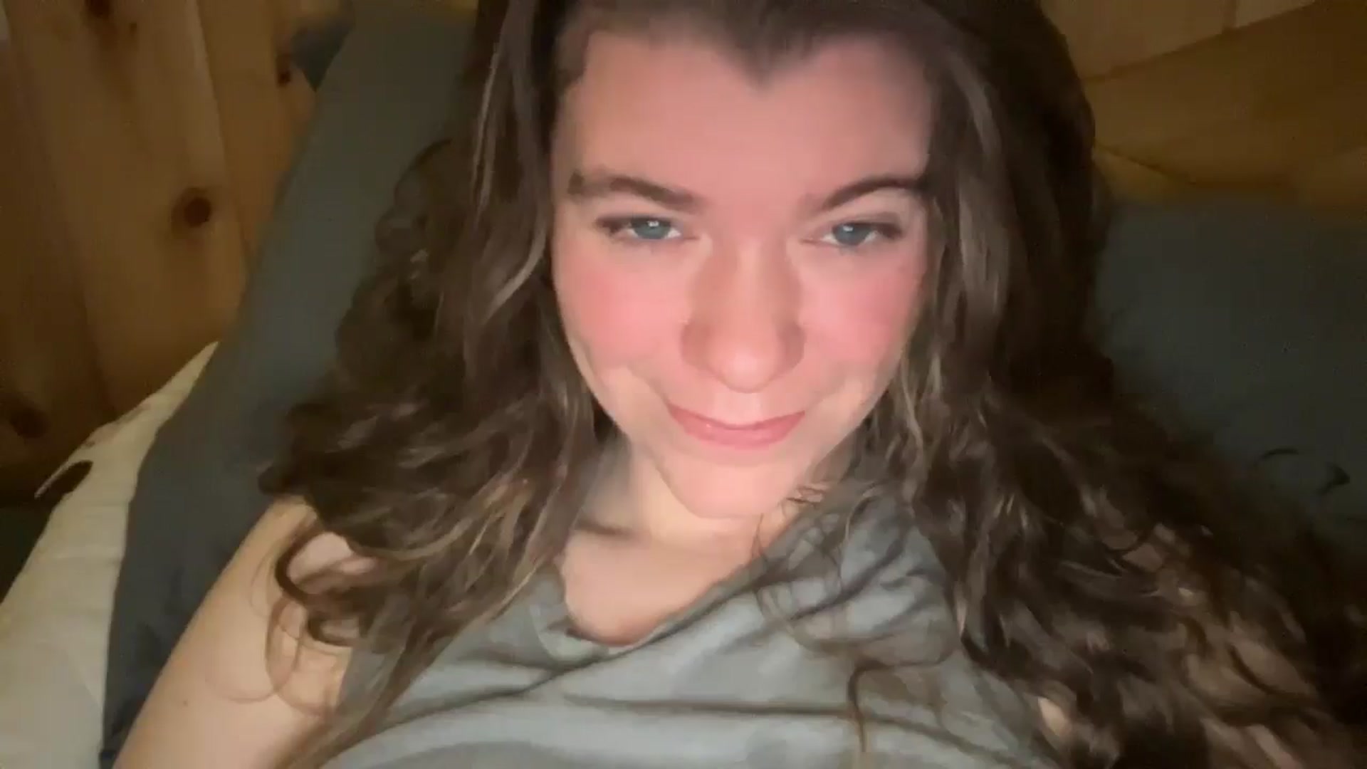 Gallery image thumbnail from Trixiegirl3's myfreecams stream on, 12/29/2025, 20:01 image 16 of 20