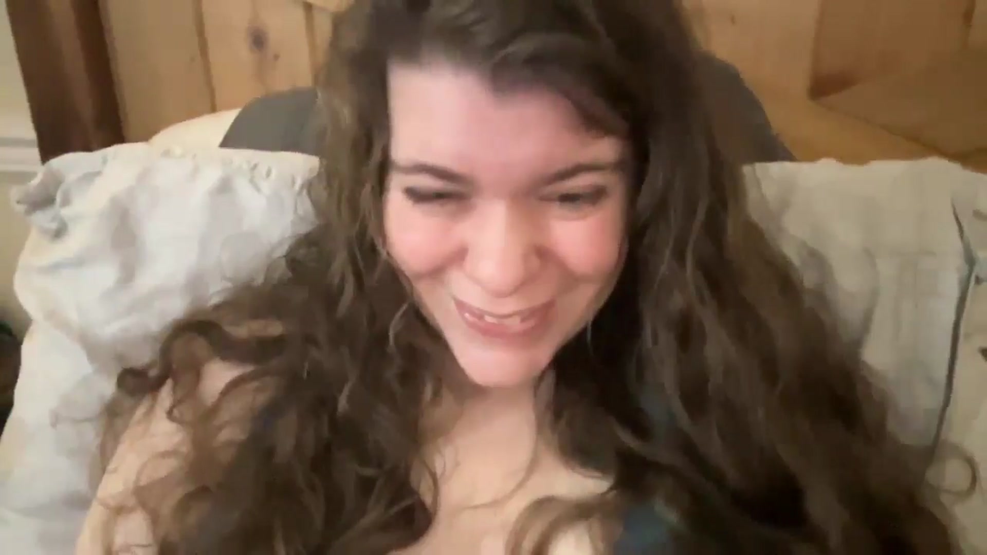 Gallery image thumbnail from Trixiegirl3's myfreecams stream on, 02/11/2026, 24:29 image 18 of 20