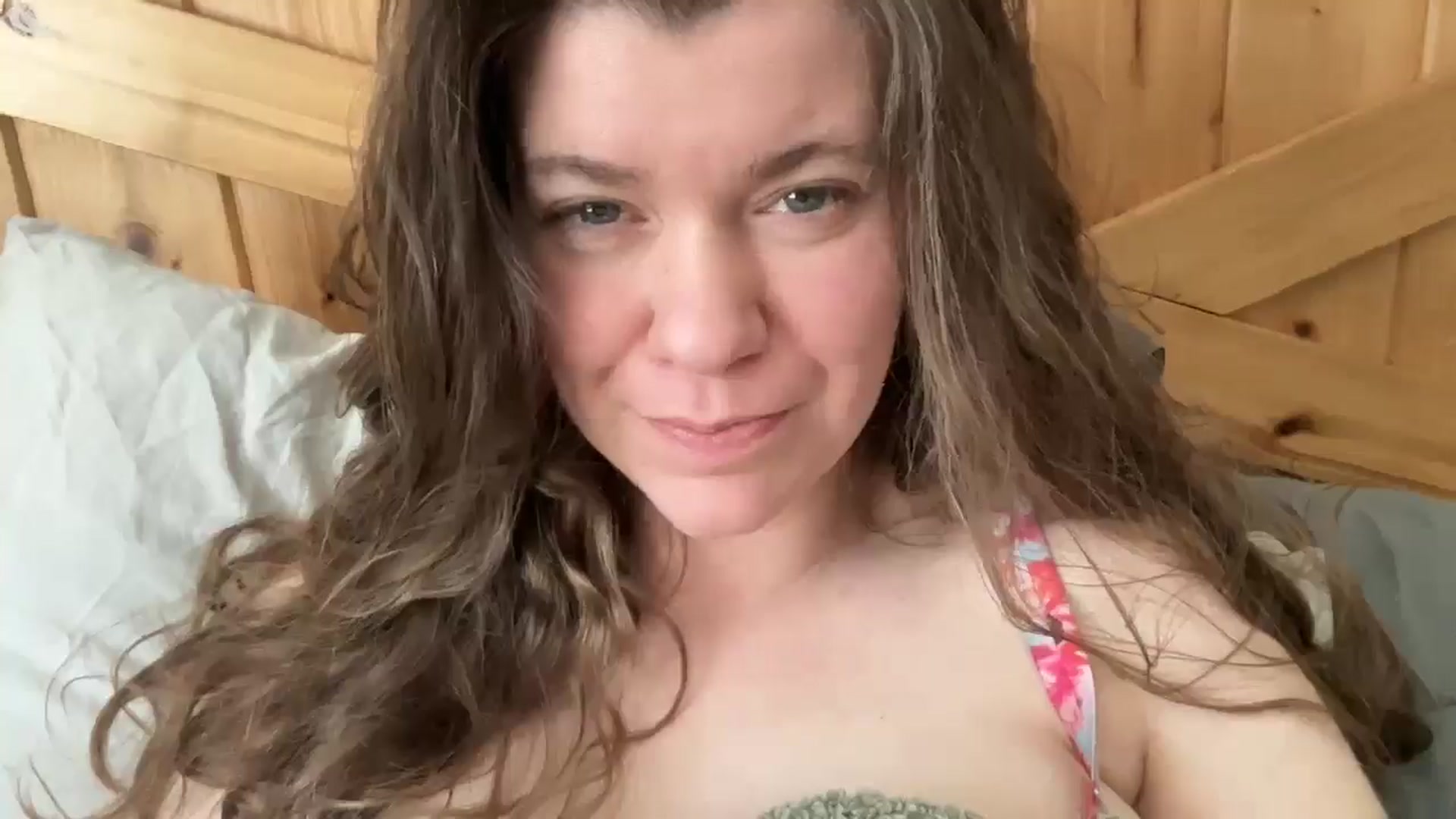 Gallery image thumbnail from Trixiegirl3's myfreecams stream on, 03/12/2026, 24:23 image 17 of 20