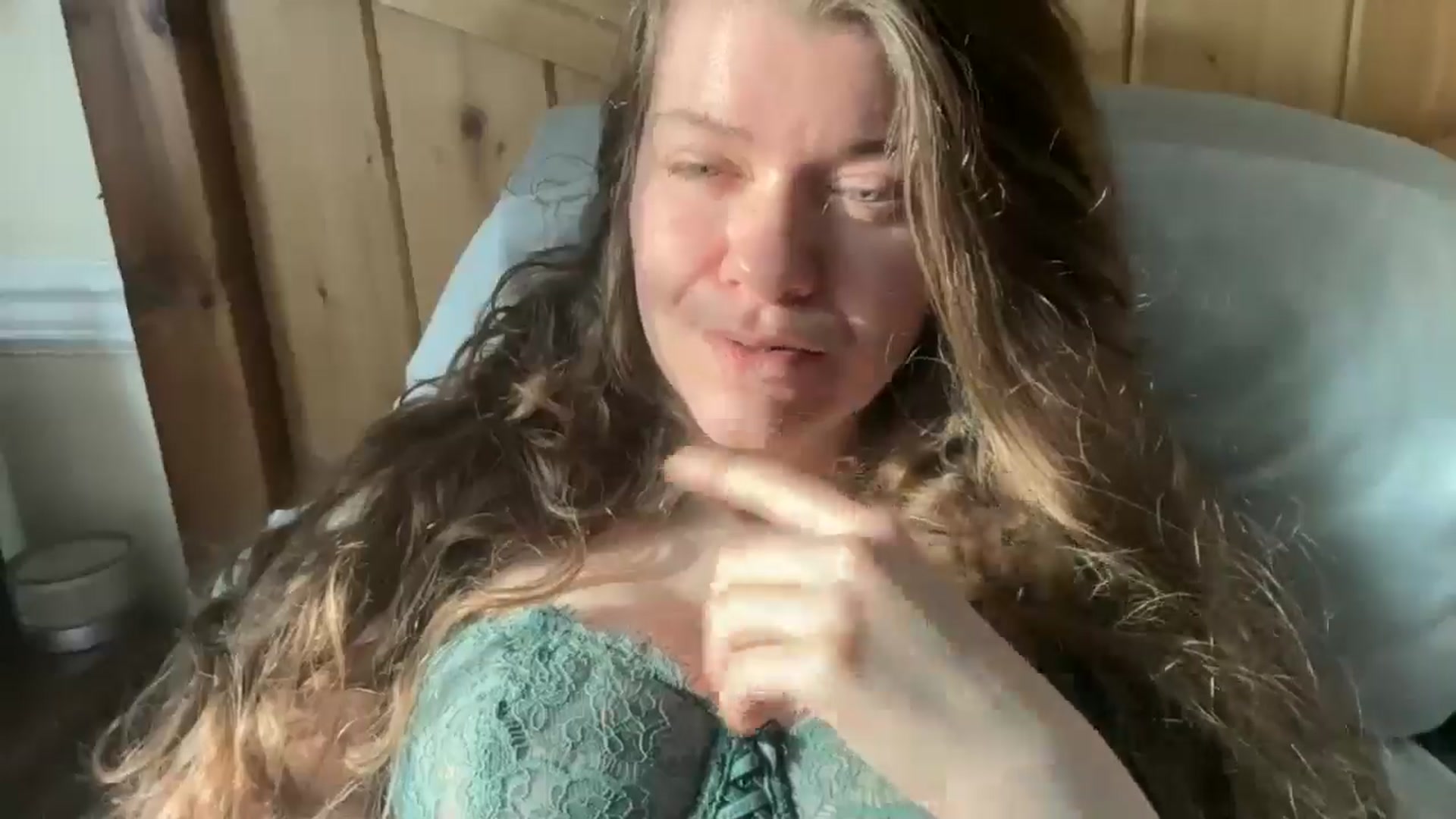 Gallery image thumbnail from Trixiegirl3's myfreecams stream on, 04/06/2026, 17:37 image 5 of 20