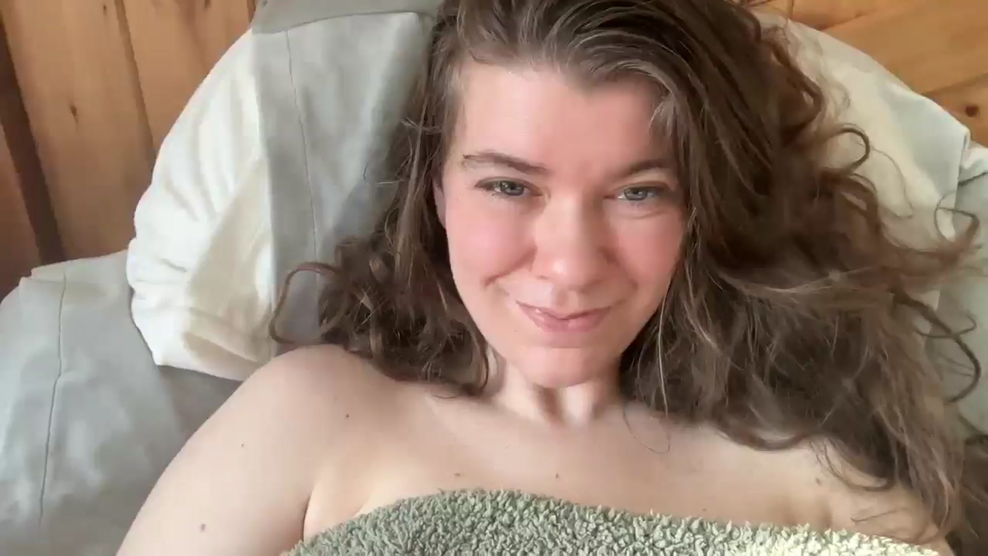 Gallery image thumbnail from Trixiegirl3's myfreecams stream on, 04/06/2026, 18:15 image 14 of 20
