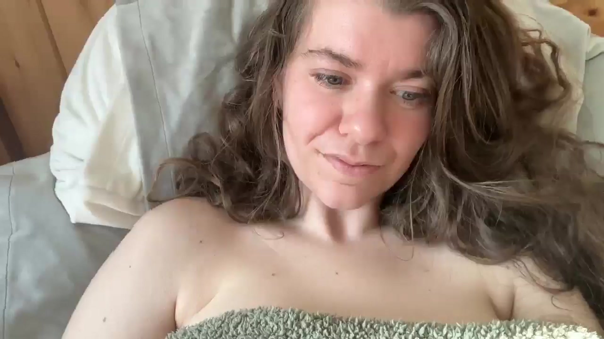 Gallery image thumbnail from Trixiegirl3's myfreecams stream on, 04/06/2026, 18:15 image 18 of 20