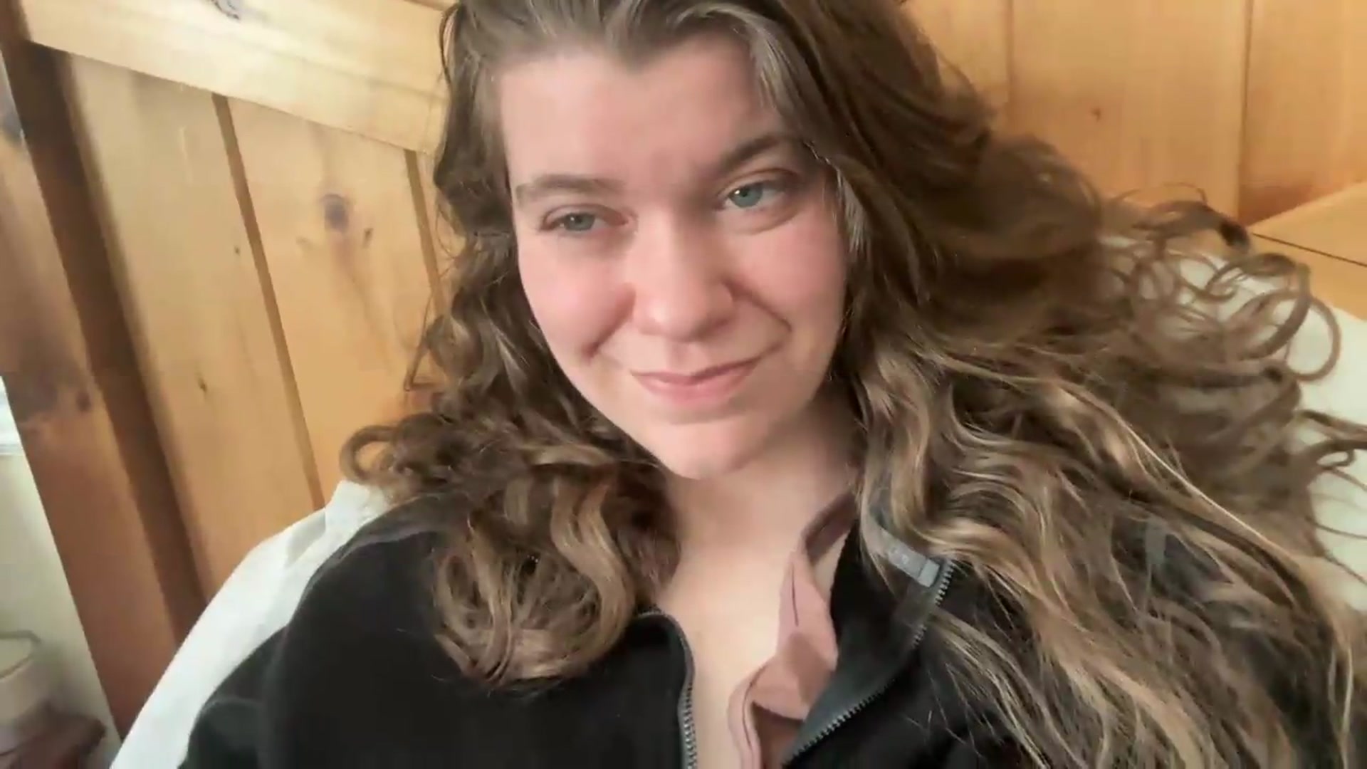 Gallery image thumbnail from Trixiegirl3's myfreecams stream on, 04/06/2026, 23:51 image 15 of 20