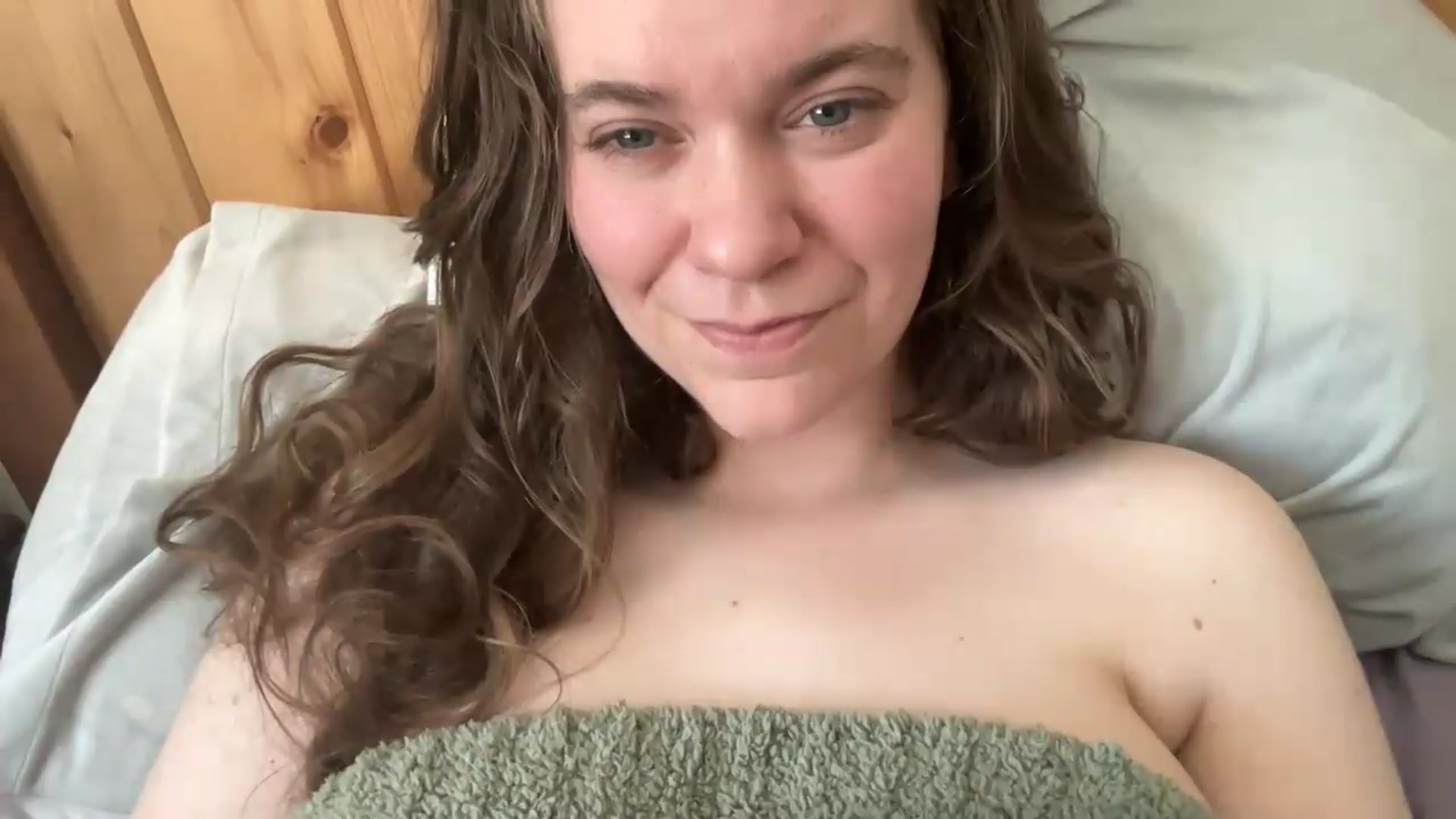 Gallery image thumbnail from Trixiegirl3's myfreecams stream on, 04/07/2026, 24:29 image 16 of 20