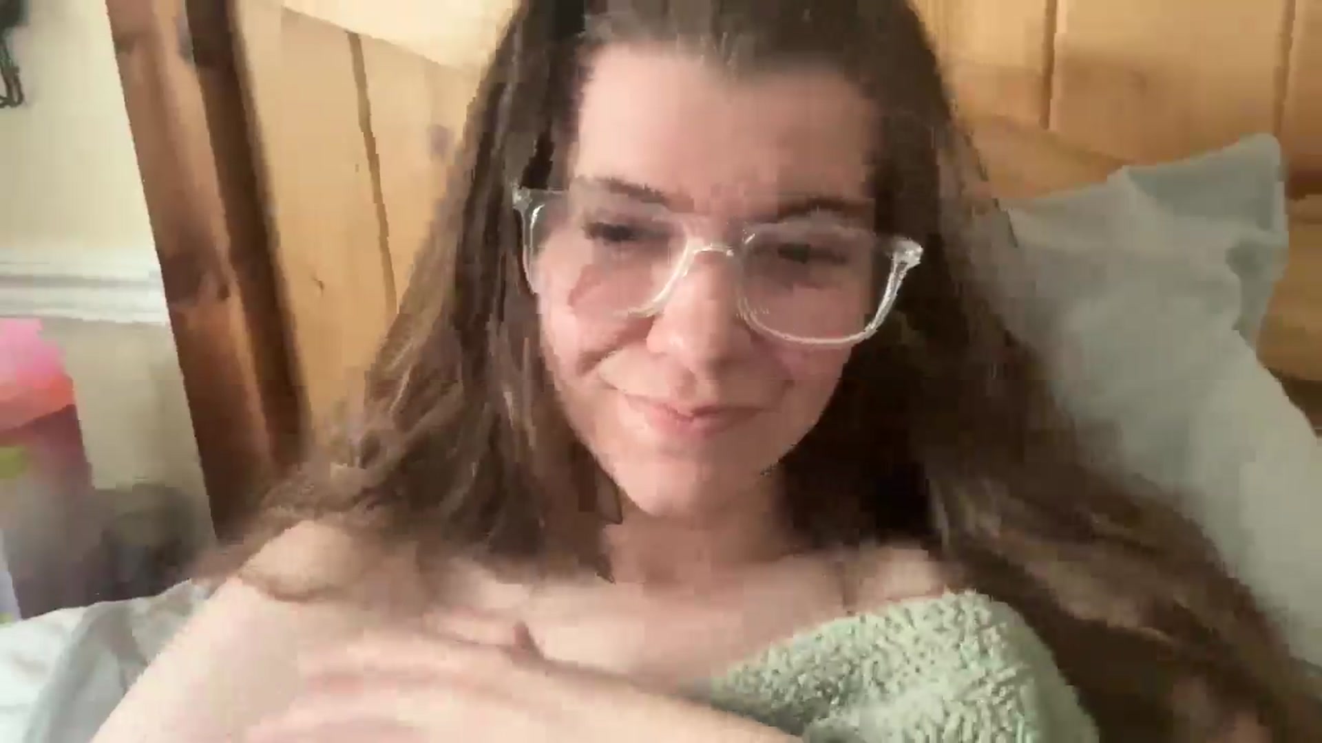 Gallery image thumbnail from Trixiegirl3's myfreecams stream on, 04/15/2026, 21:38 image 10 of 20
