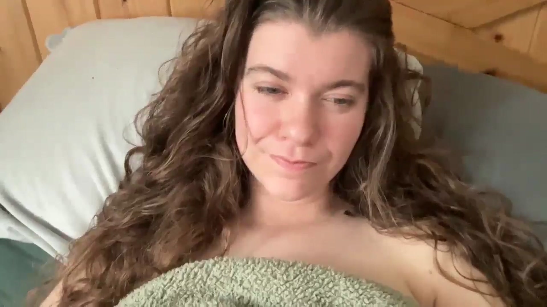 Gallery image thumbnail from Trixiegirl3's myfreecams stream on, 04/16/2026, 21:51 image 4 of 20