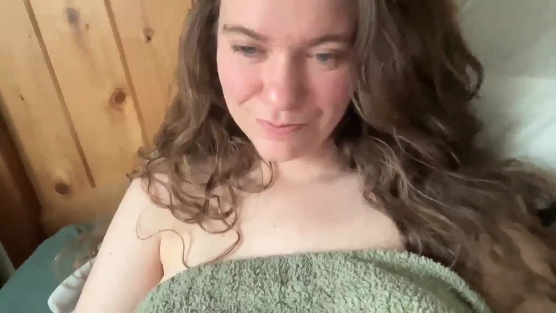 Gallery image thumbnail from Trixiegirl3's myfreecams stream on, 04/17/2026, 19:45 image 18 of 20