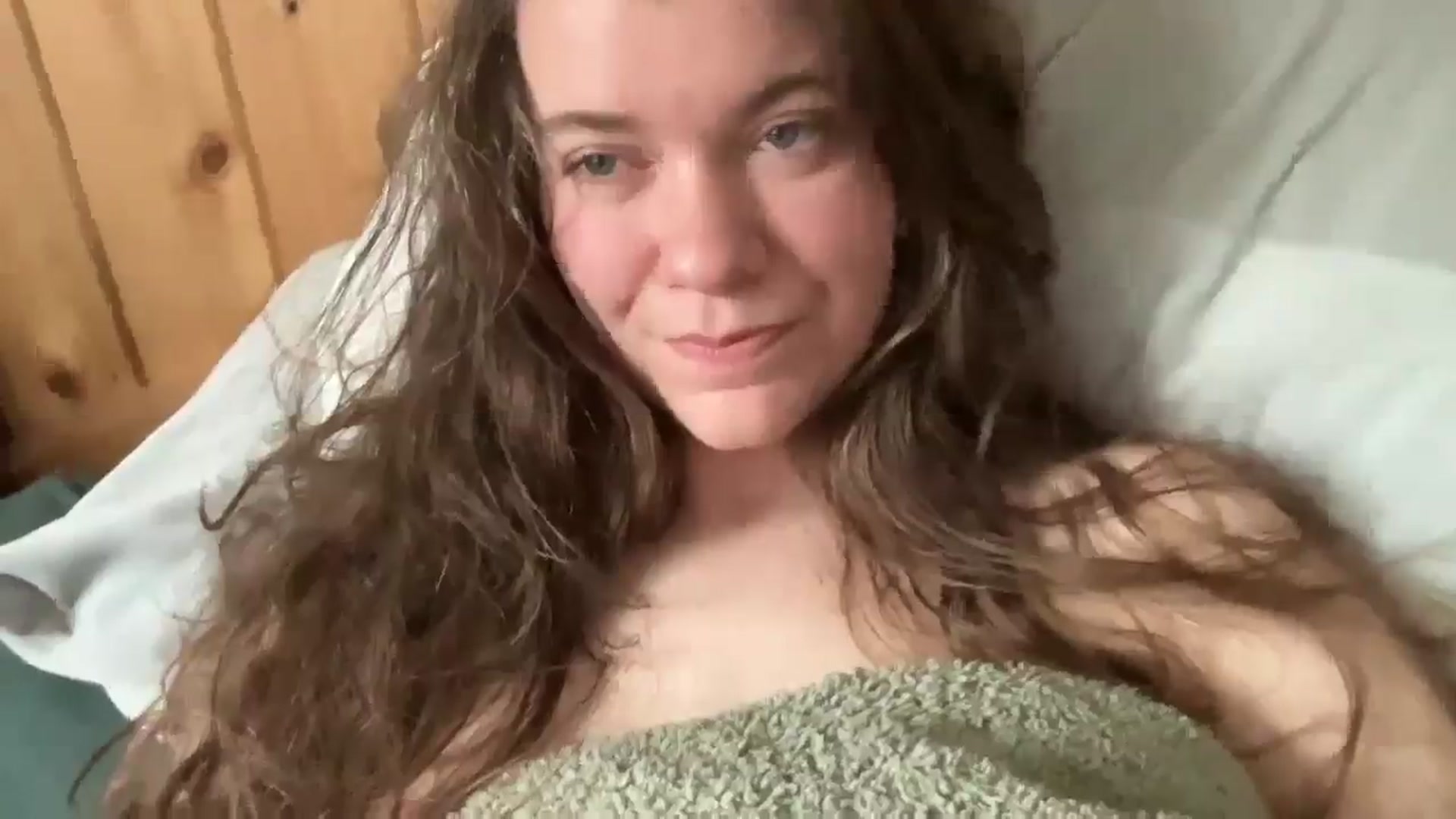 Gallery image thumbnail from Trixiegirl3's myfreecams stream on, 04/17/2026, 20:46 image 3 of 20
