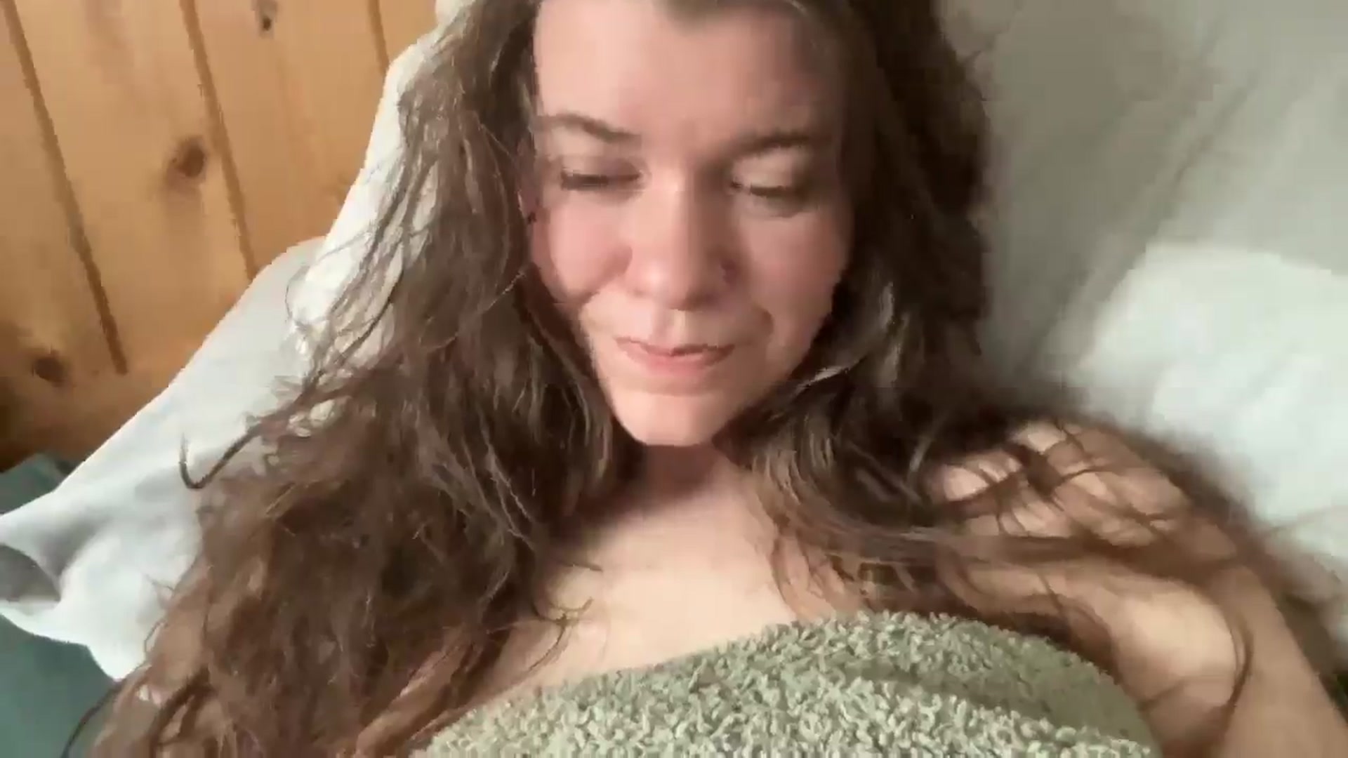 Gallery image thumbnail from Trixiegirl3's myfreecams stream on, 04/17/2026, 20:46 image 9 of 20