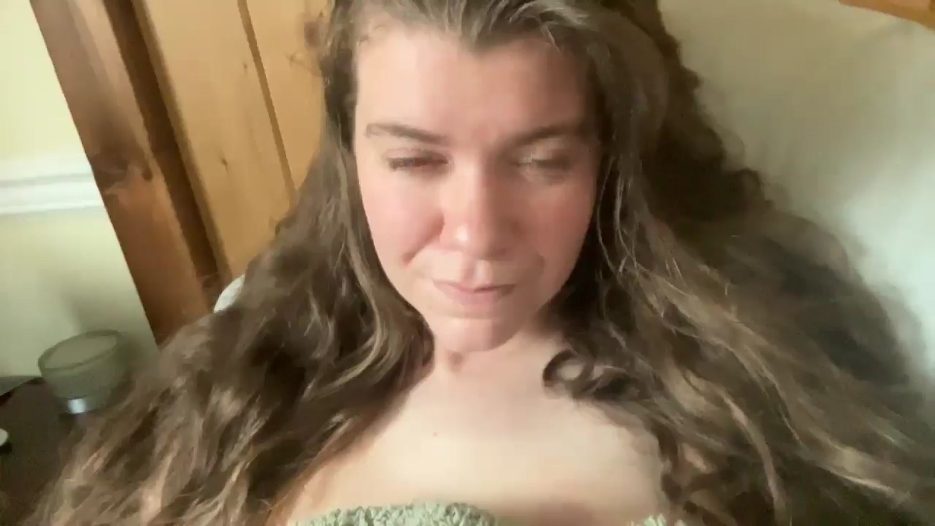 Gallery image thumbnail from Trixiegirl3's myfreecams stream on, 04/20/2026, 19:40 image 19 of 20