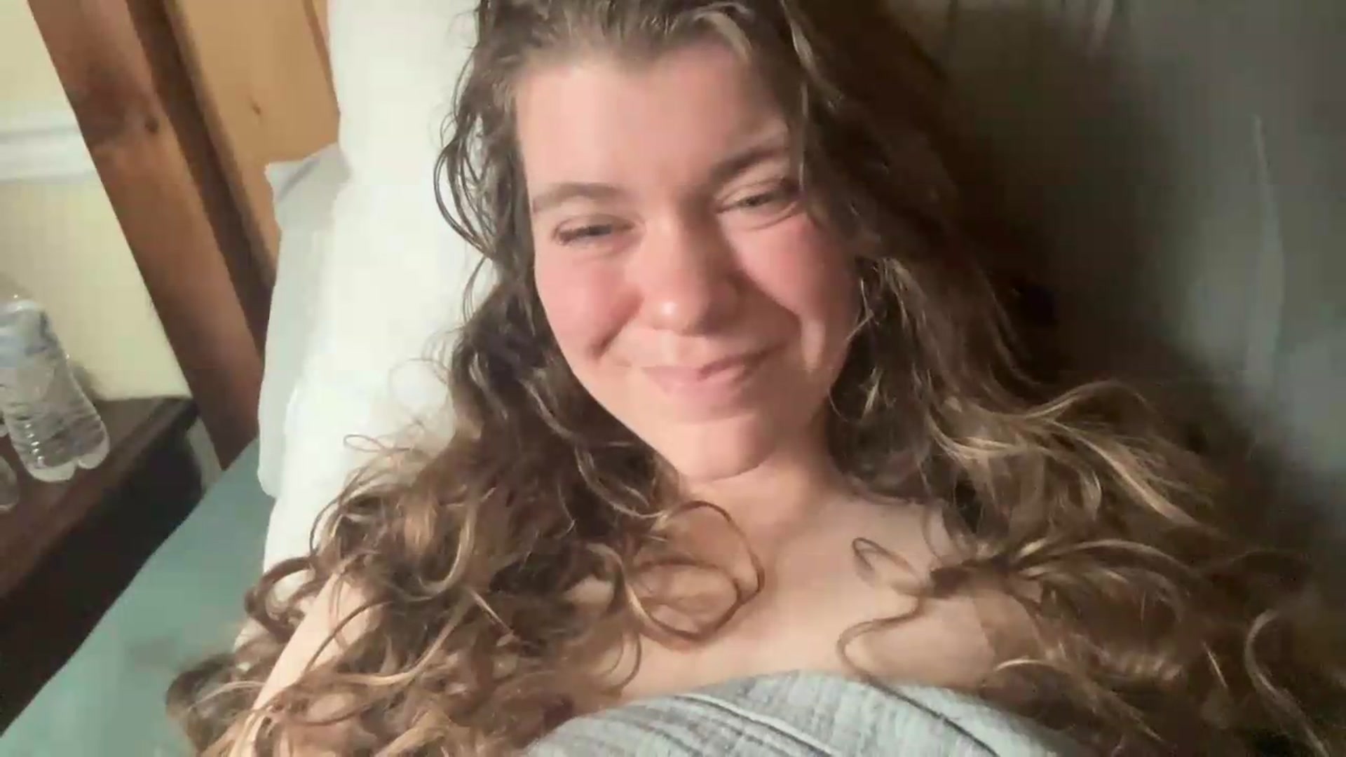 Gallery image thumbnail from Trixiegirl3's myfreecams stream on, 05/12/2026, 19:23 image 17 of 20