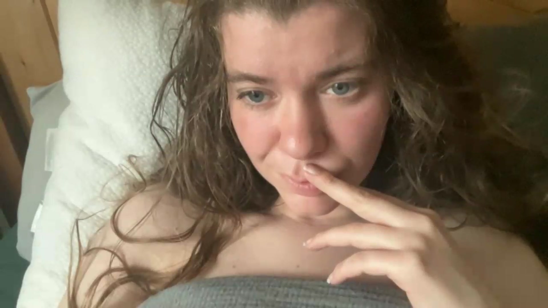 Gallery image thumbnail from Trixiegirl3's myfreecams stream on, 05/12/2026, 19:44 image 7 of 20