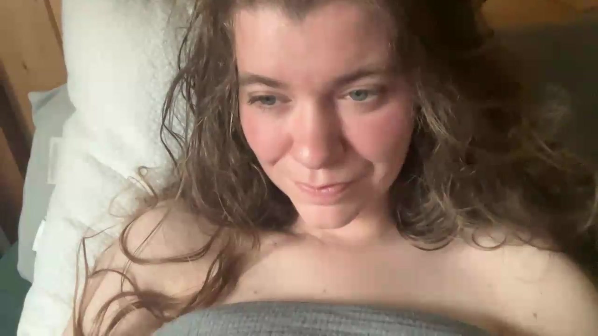 Gallery image thumbnail from Trixiegirl3's myfreecams stream on, 05/12/2026, 19:44 image 8 of 20