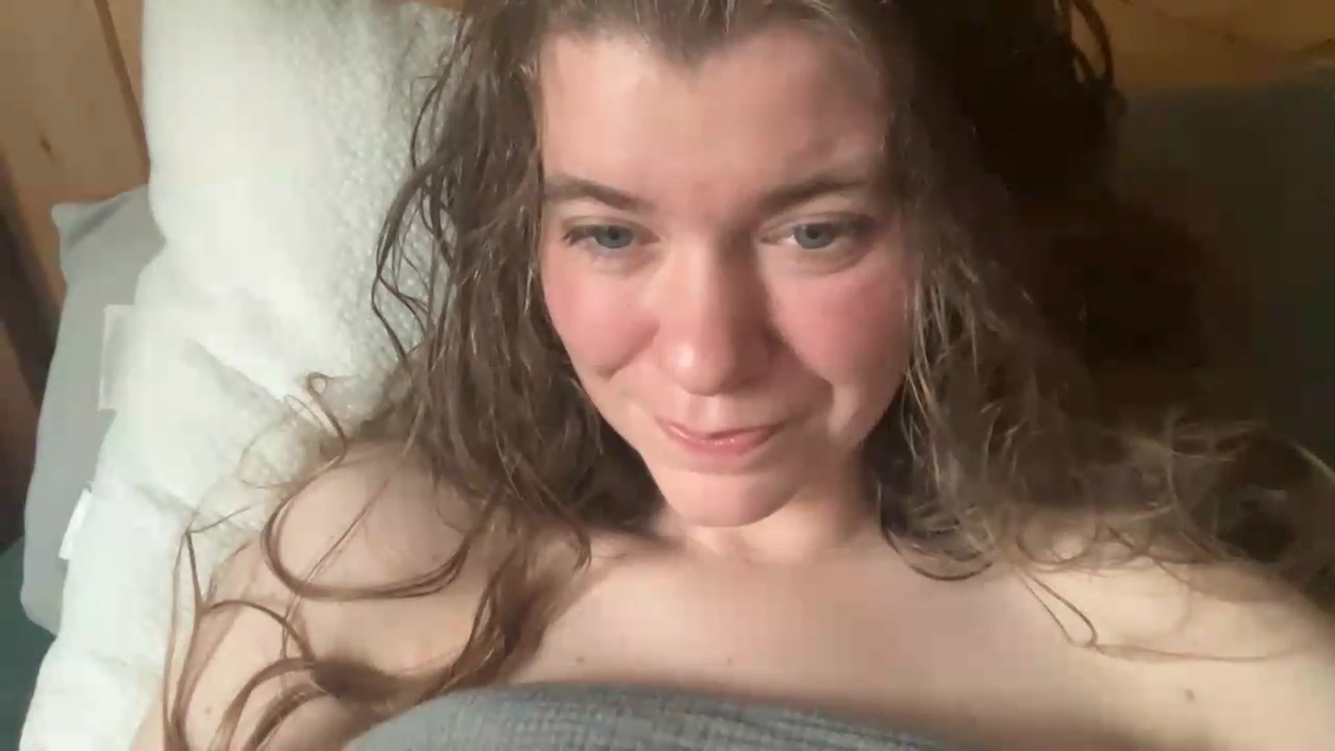 Gallery image thumbnail from Trixiegirl3's myfreecams stream on, 05/12/2026, 19:44 image 16 of 20