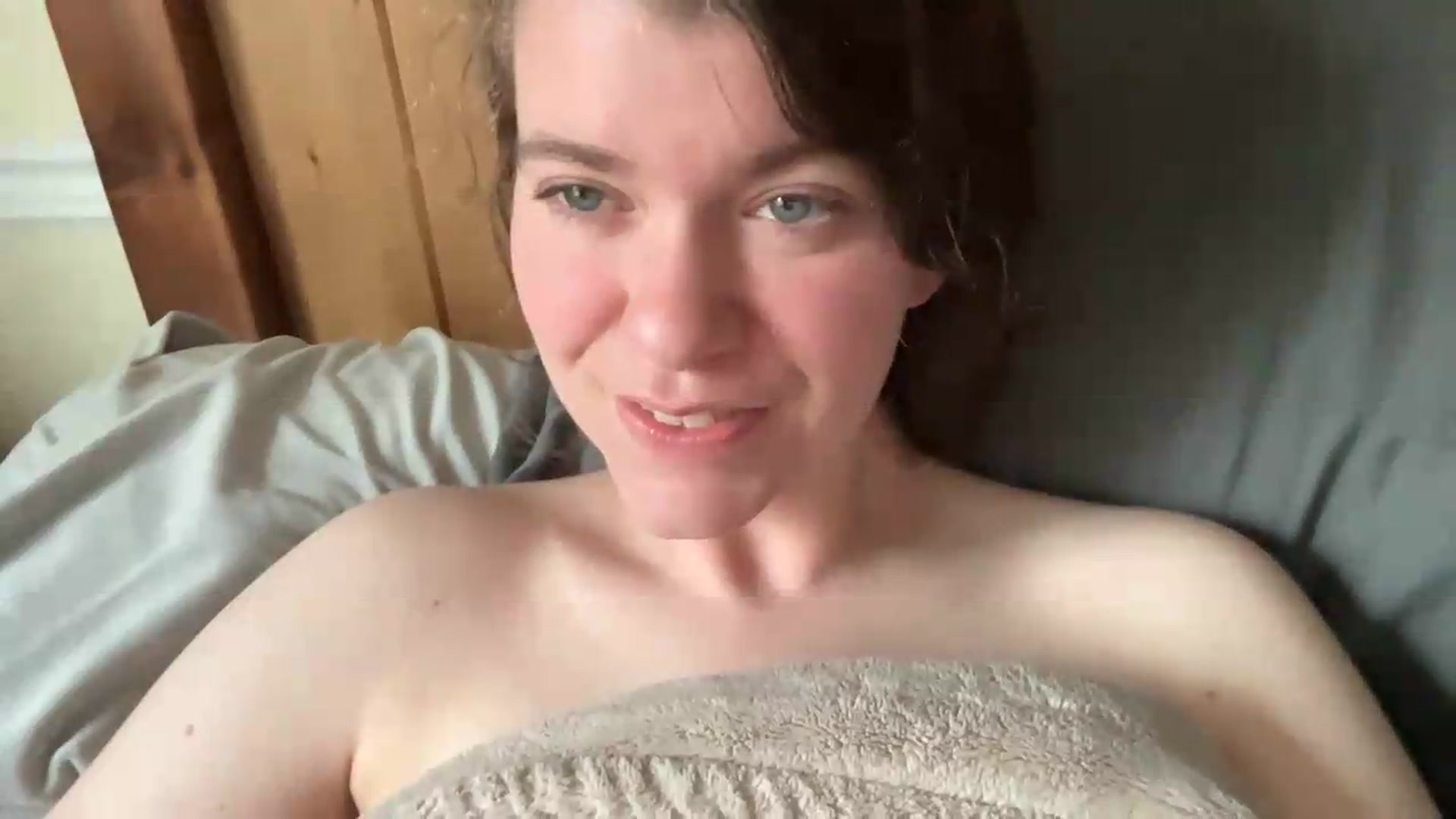 Gallery image thumbnail from Trixiegirl3's myfreecams stream on, 05/15/2026, 18:58 image 17 of 20