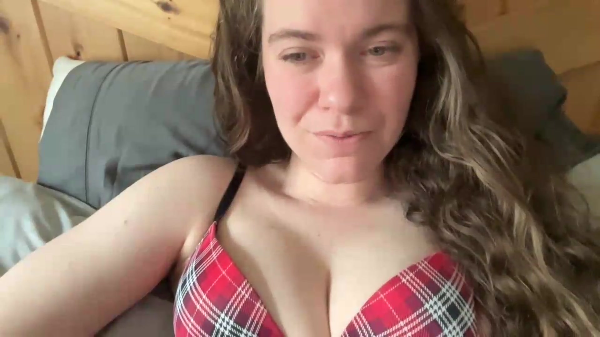 Gallery image thumbnail from Trixiegirl3's myfreecams stream on, 05/17/2026, 21:33 image 2 of 20
