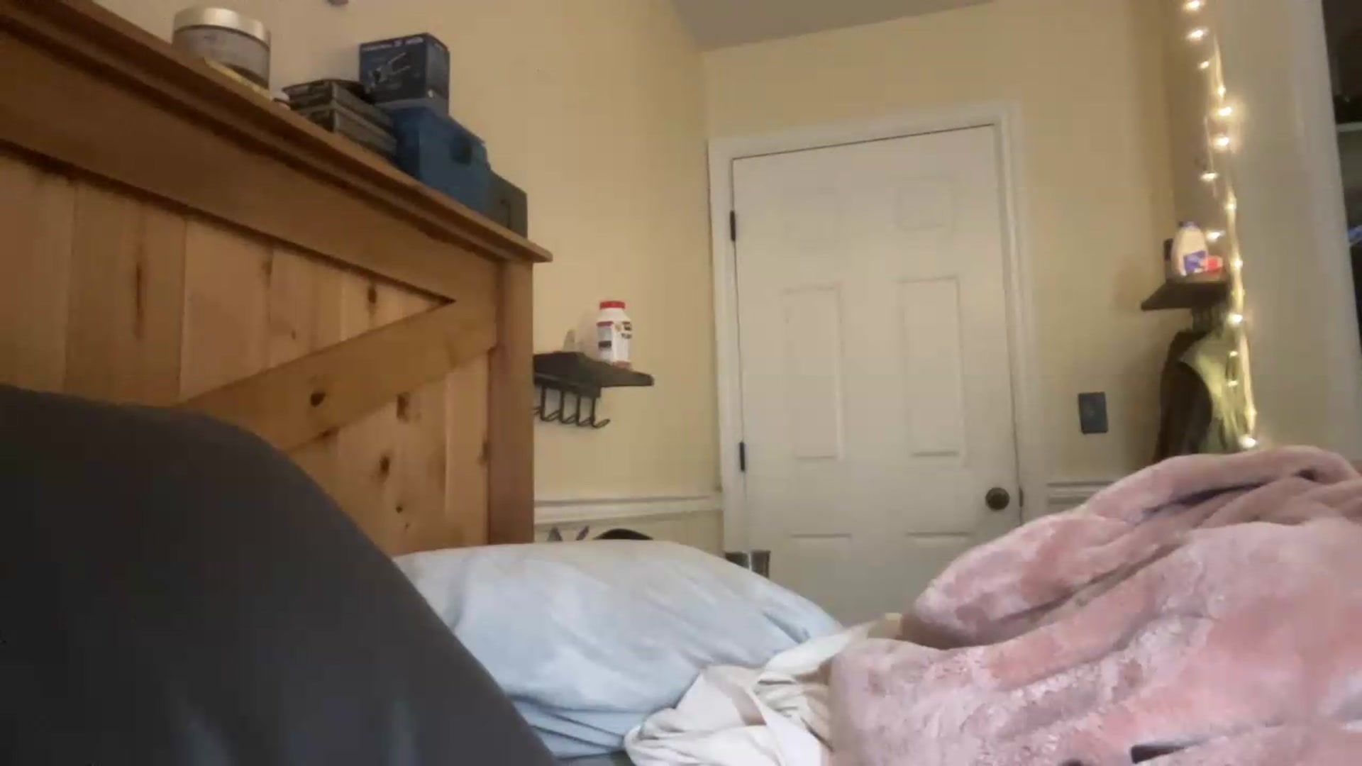 Gallery image thumbnail from Trixiegirl3's myfreecams stream on, 05/19/2026, 02:30 image 13 of 20