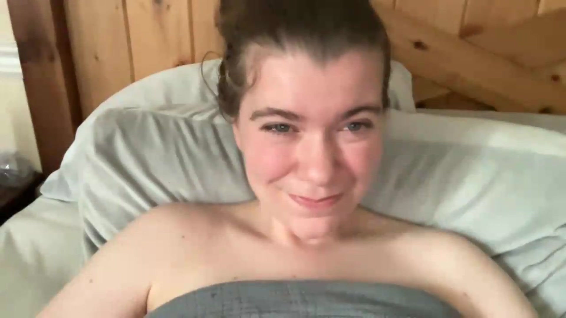 Gallery image thumbnail from Trixiegirl3's myfreecams stream on, 05/21/2026, 24:25 image 15 of 20