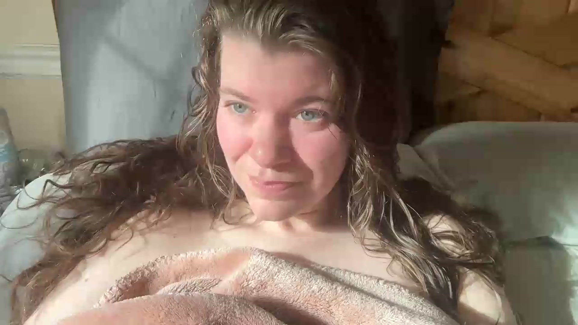 Gallery image thumbnail from Trixiegirl3's myfreecams stream on, 05/22/2026, 17:17 image 15 of 20