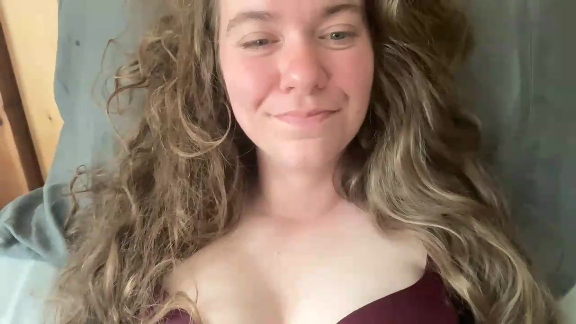 Gallery image thumbnail from Trixiegirl3's myfreecams stream on, 05/27/2026, 19:48 image 17 of 20