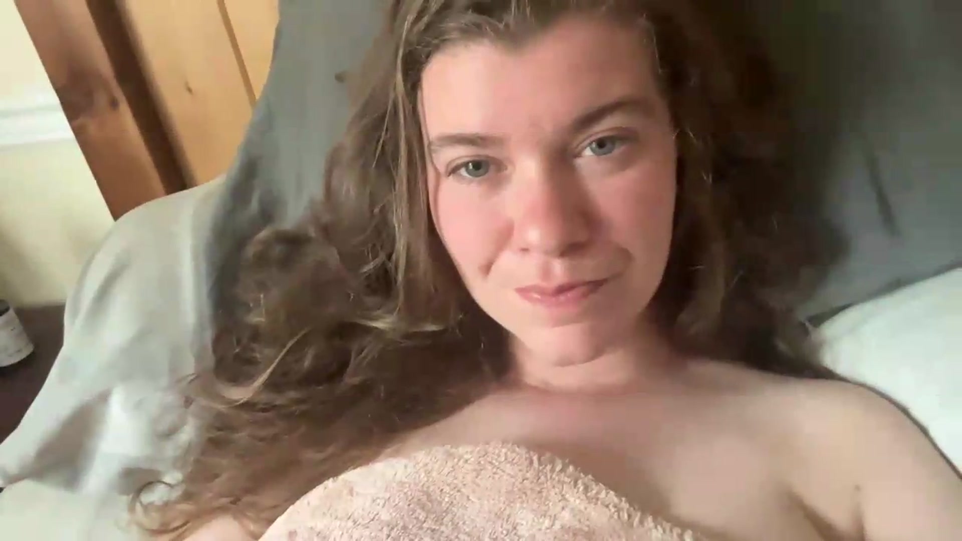Gallery image thumbnail from Trixiegirl3's myfreecams stream on, 05/27/2026, 22:58 image 18 of 20