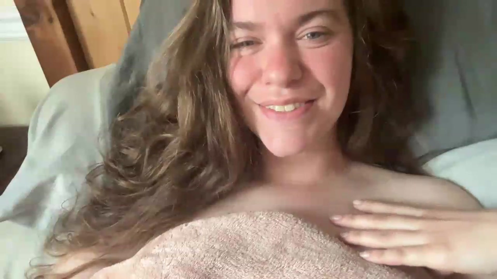 Gallery image thumbnail from Trixiegirl3's myfreecams stream on, 05/27/2026, 22:58 image 2 of 20