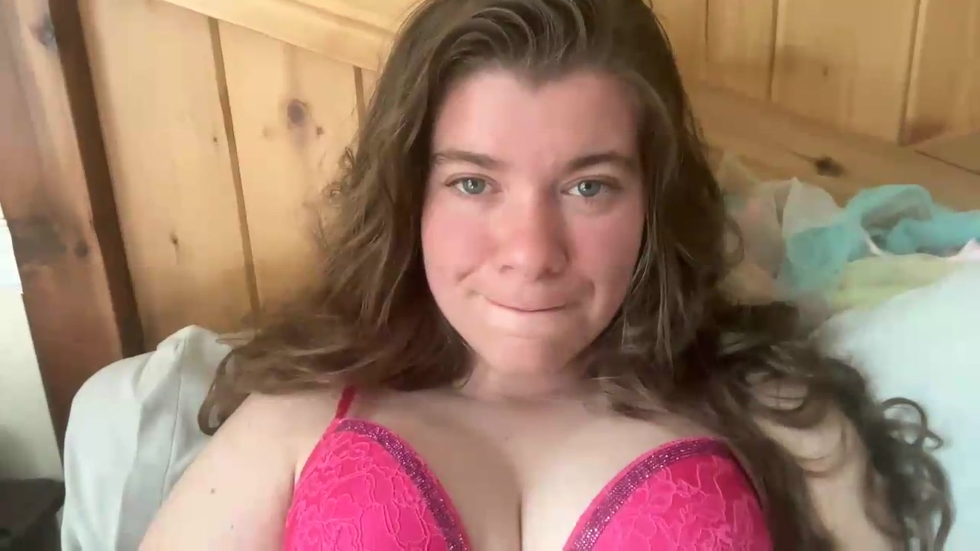 Gallery image thumbnail from Trixiegirl3's myfreecams stream on, 05/28/2026, 18:37 image 17 of 20