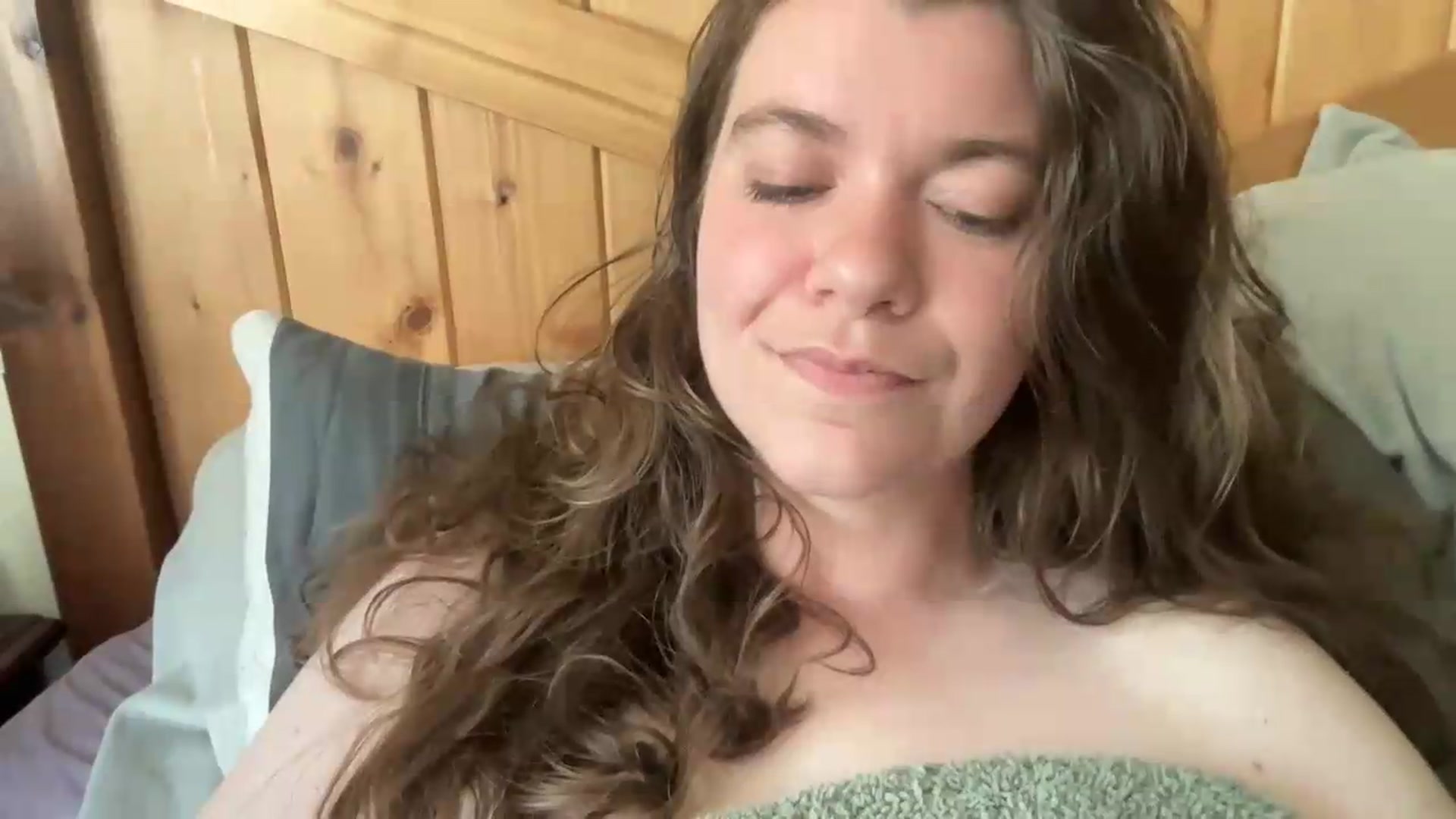 Gallery image thumbnail from Trixiegirl3's myfreecams stream on, 06/04/2026, 21:48 image 16 of 20