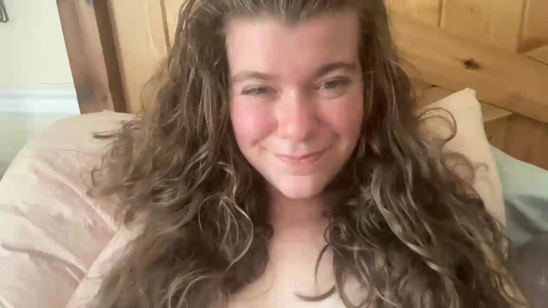 Gallery image thumbnail from Trixiegirl3's myfreecams stream on, 06/08/2026, 20:52 image 8 of 20