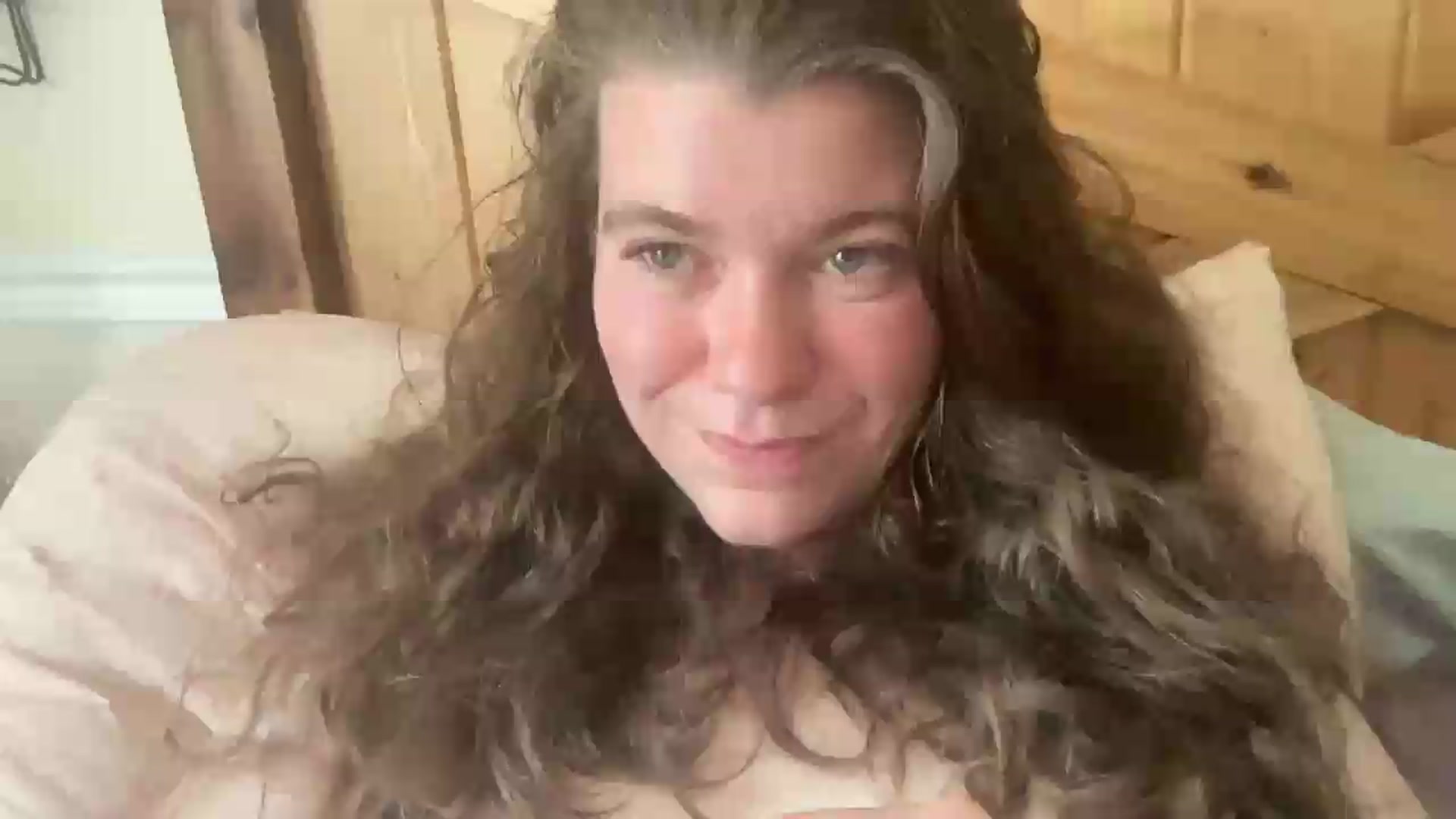 Gallery image thumbnail from Trixiegirl3's myfreecams stream on, 06/08/2026, 20:52 image 17 of 20