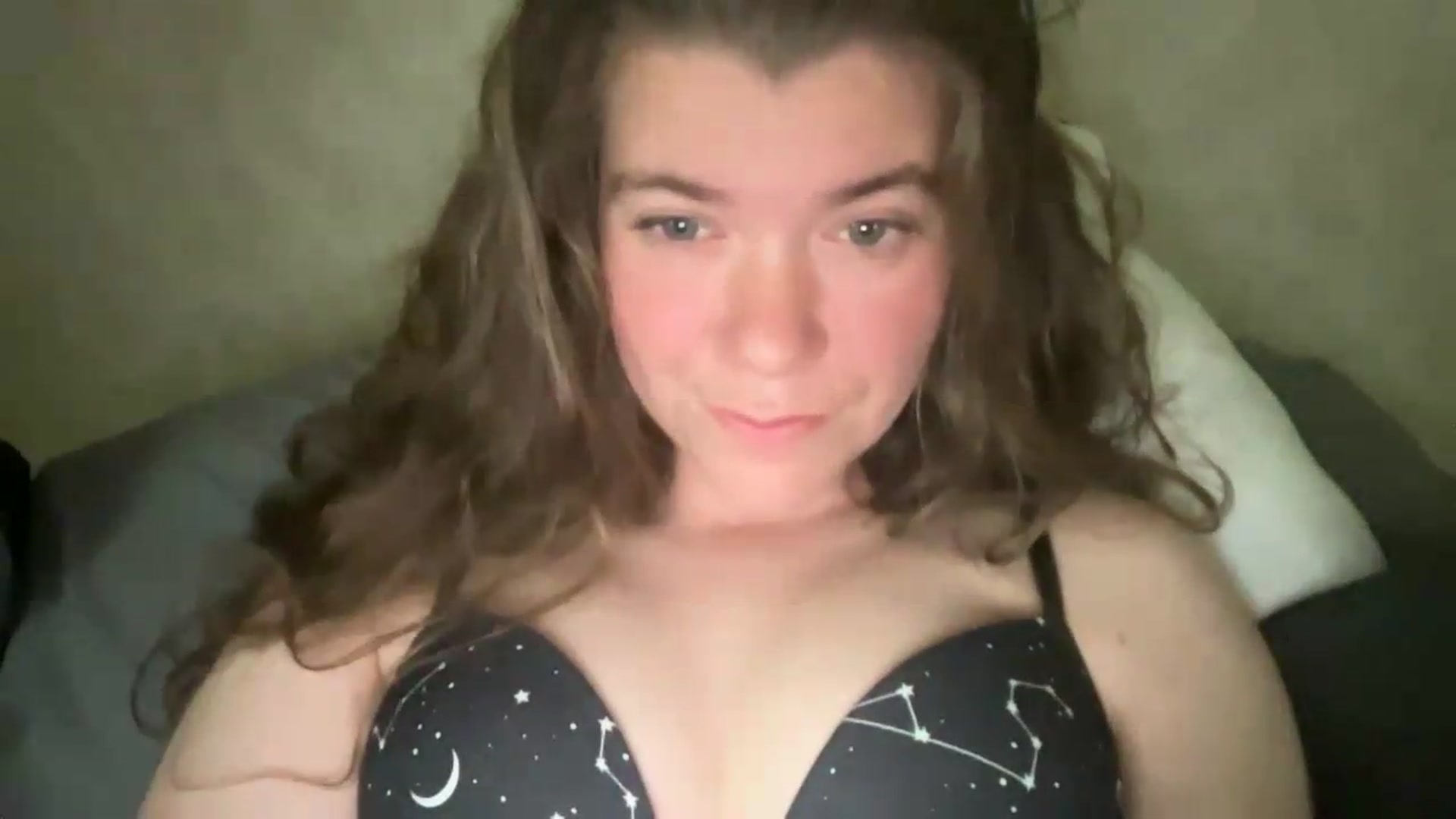 Gallery image thumbnail from Trixiegirl3's myfreecams stream on, 06/12/2026, 22:20 image 18 of 20