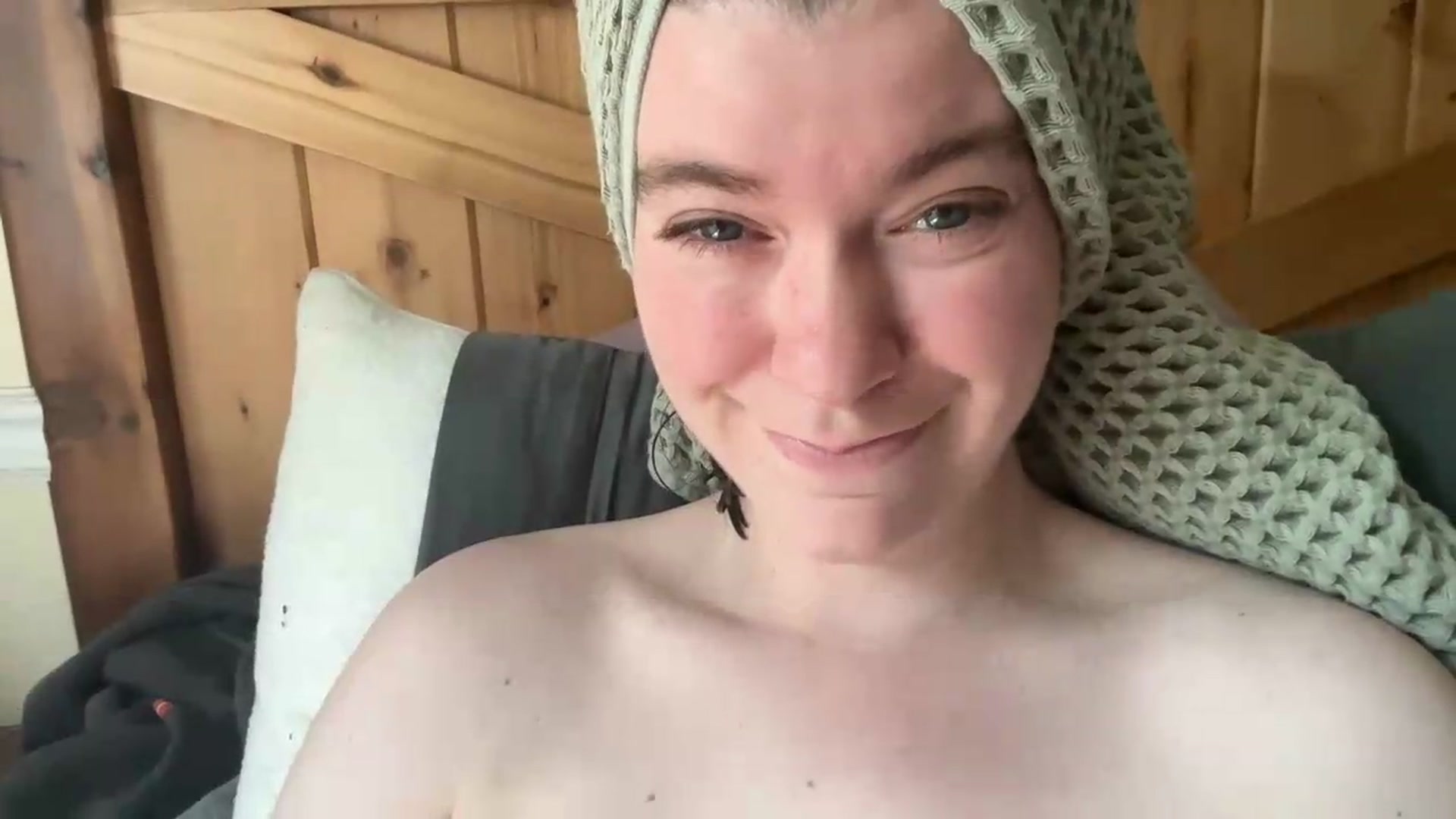 Gallery image thumbnail from Trixiegirl3's myfreecams stream on, 06/19/2026, 19:01 image 13 of 20