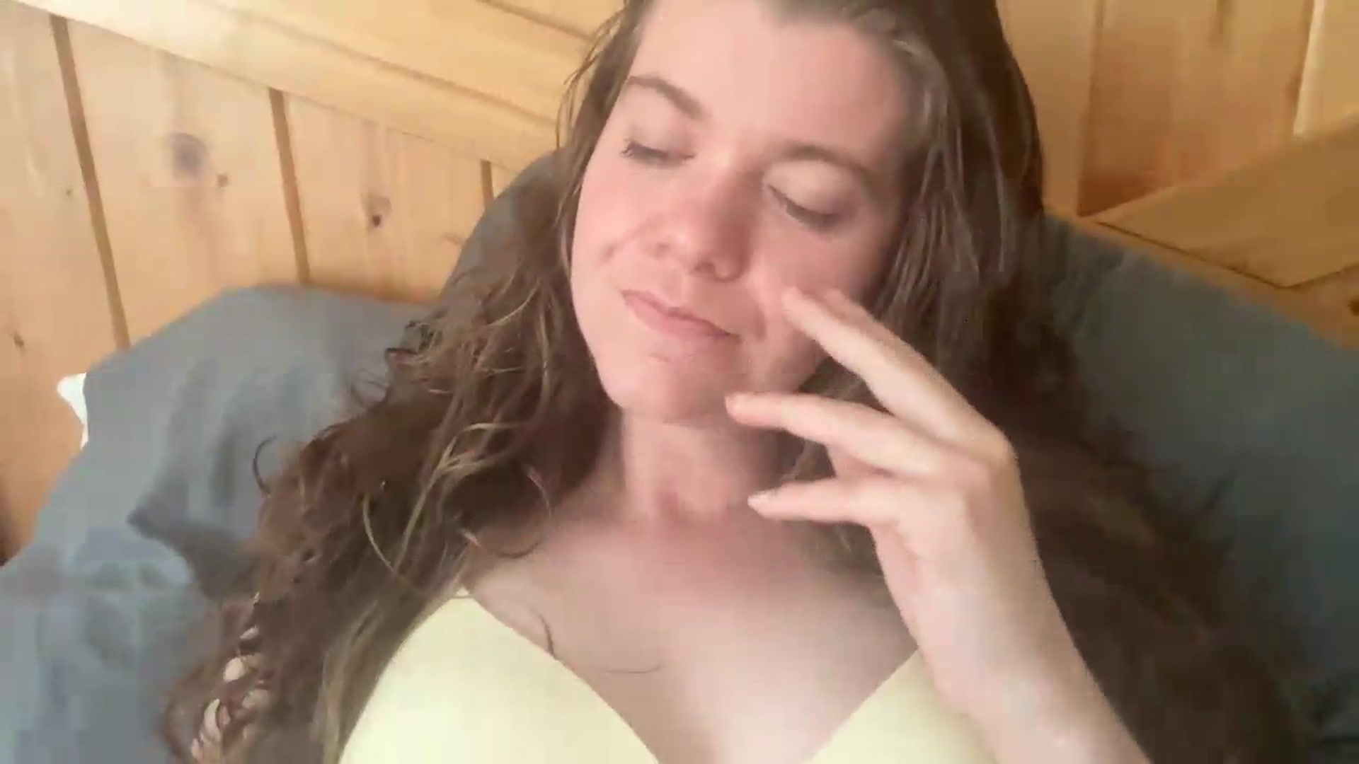Gallery image thumbnail from Trixiegirl3's myfreecams stream on, 07/31/2026, 20:57 image 17 of 20
