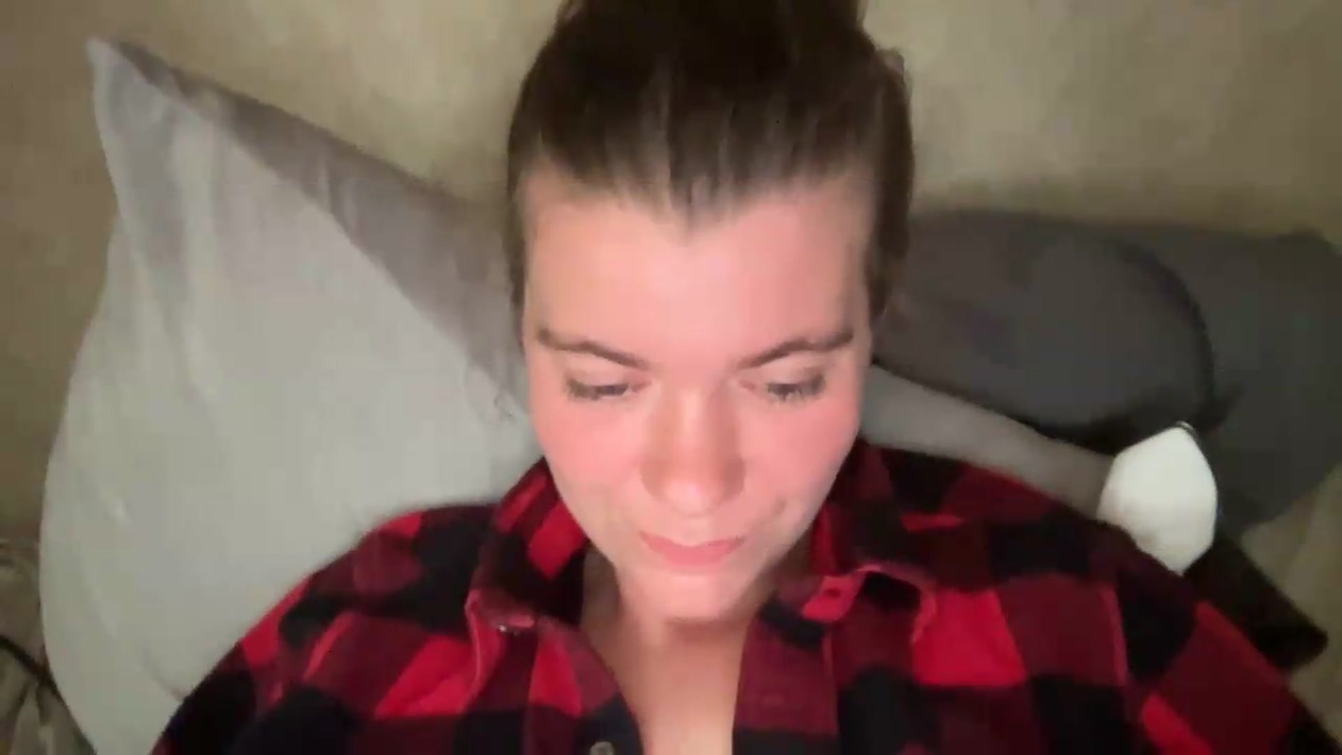Gallery image thumbnail from Trixiegirl3's myfreecams stream on, 08/12/2026, 24:24 image 18 of 20