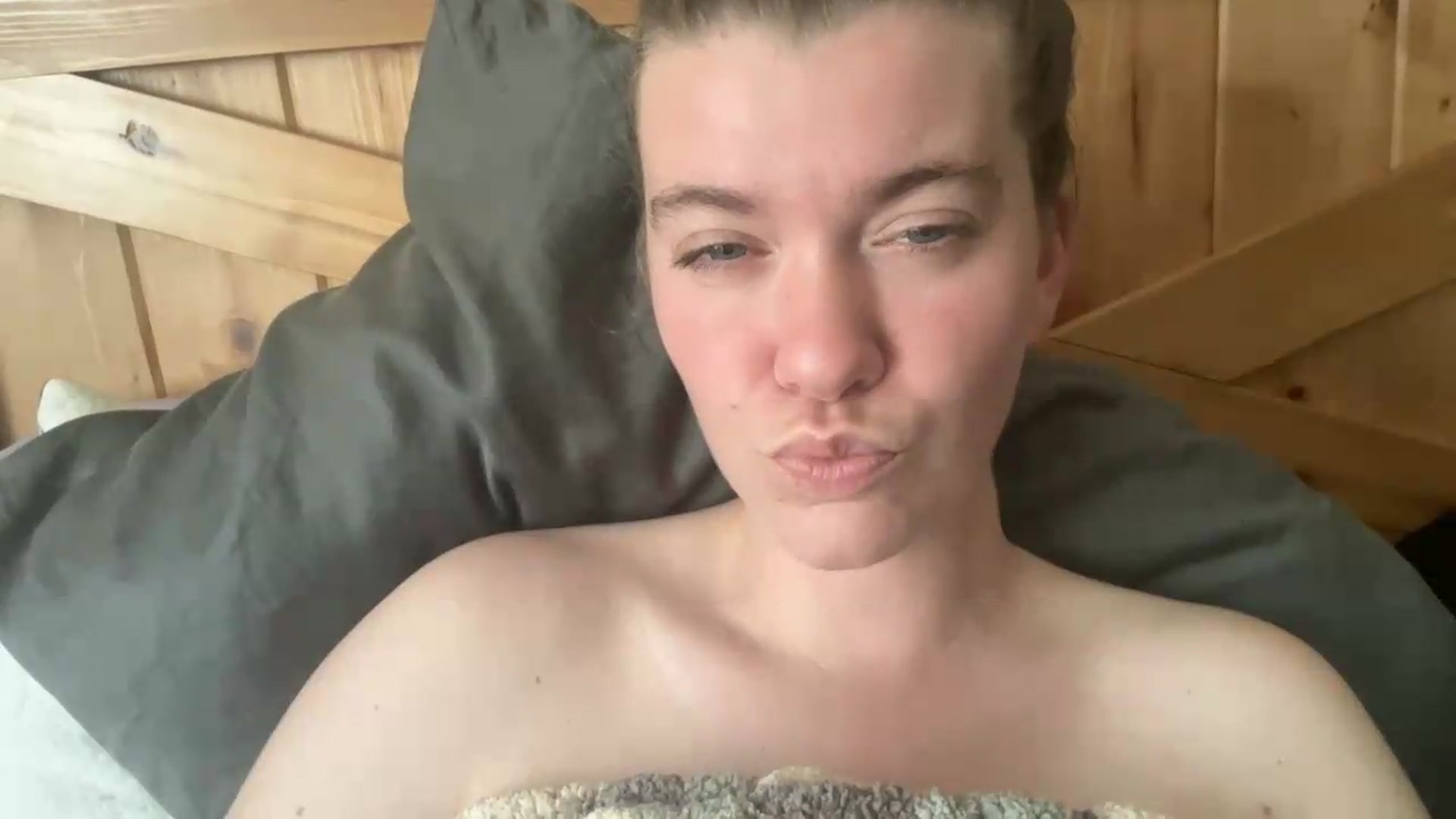 Gallery image thumbnail from Trixiegirl3's myfreecams stream on, 08/14/2026, 22:56 image 2 of 20