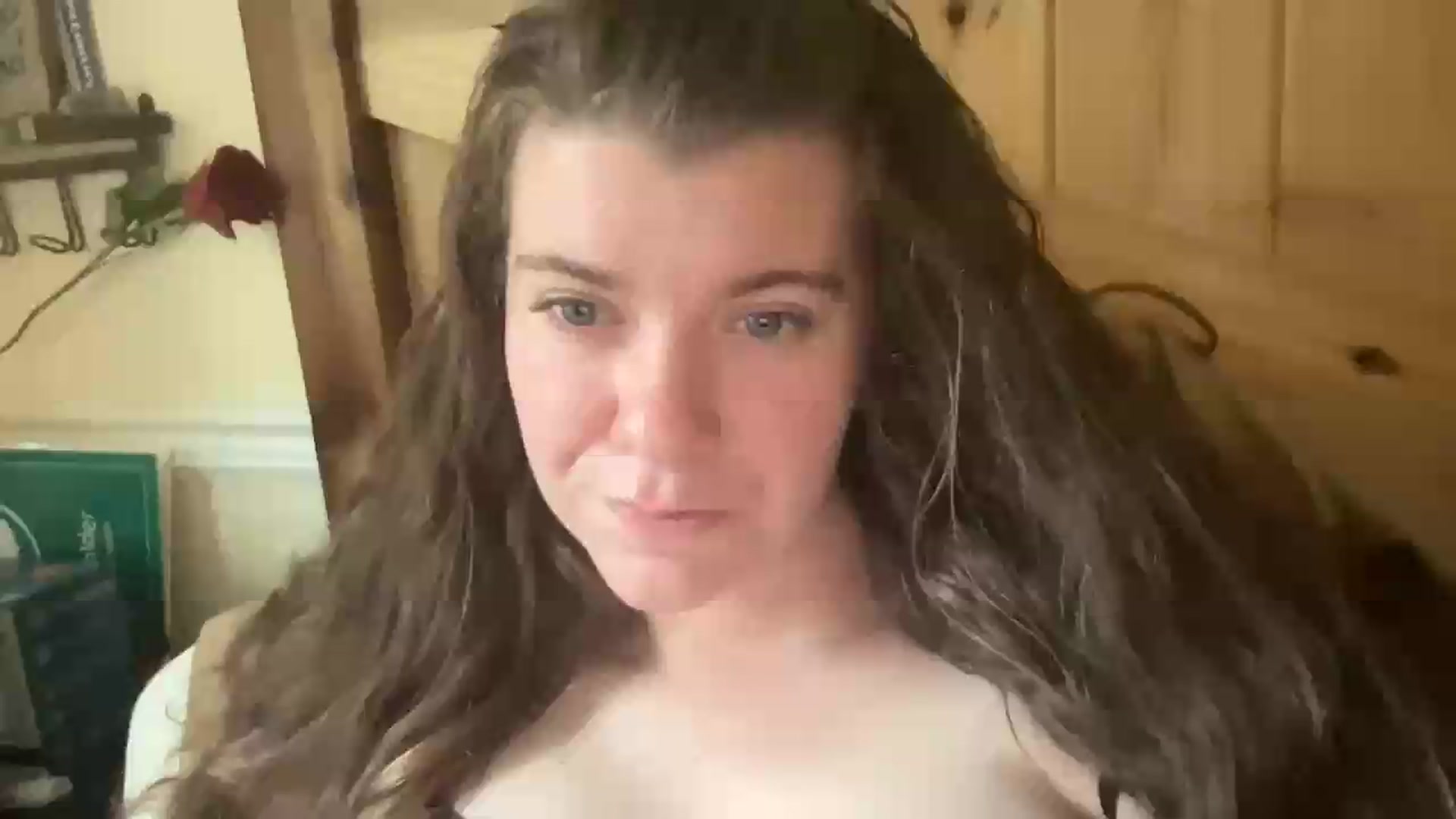 Gallery image thumbnail from Trixiegirl3's myfreecams stream on, 08/19/2026, 19:29 image 16 of 20