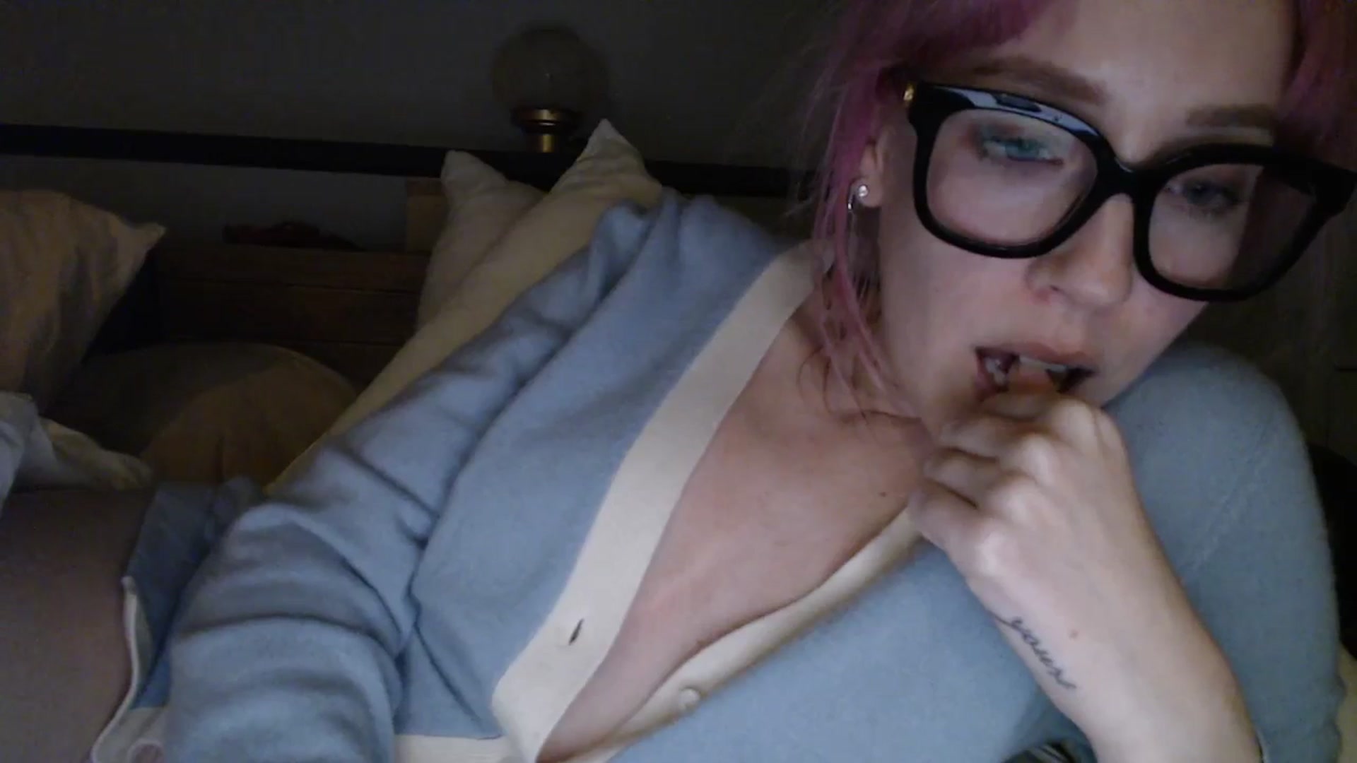 Gallery image thumbnail from TrojiesHoney's myfreecams stream on, 03/17/2026, 04:06 image 17 of 20