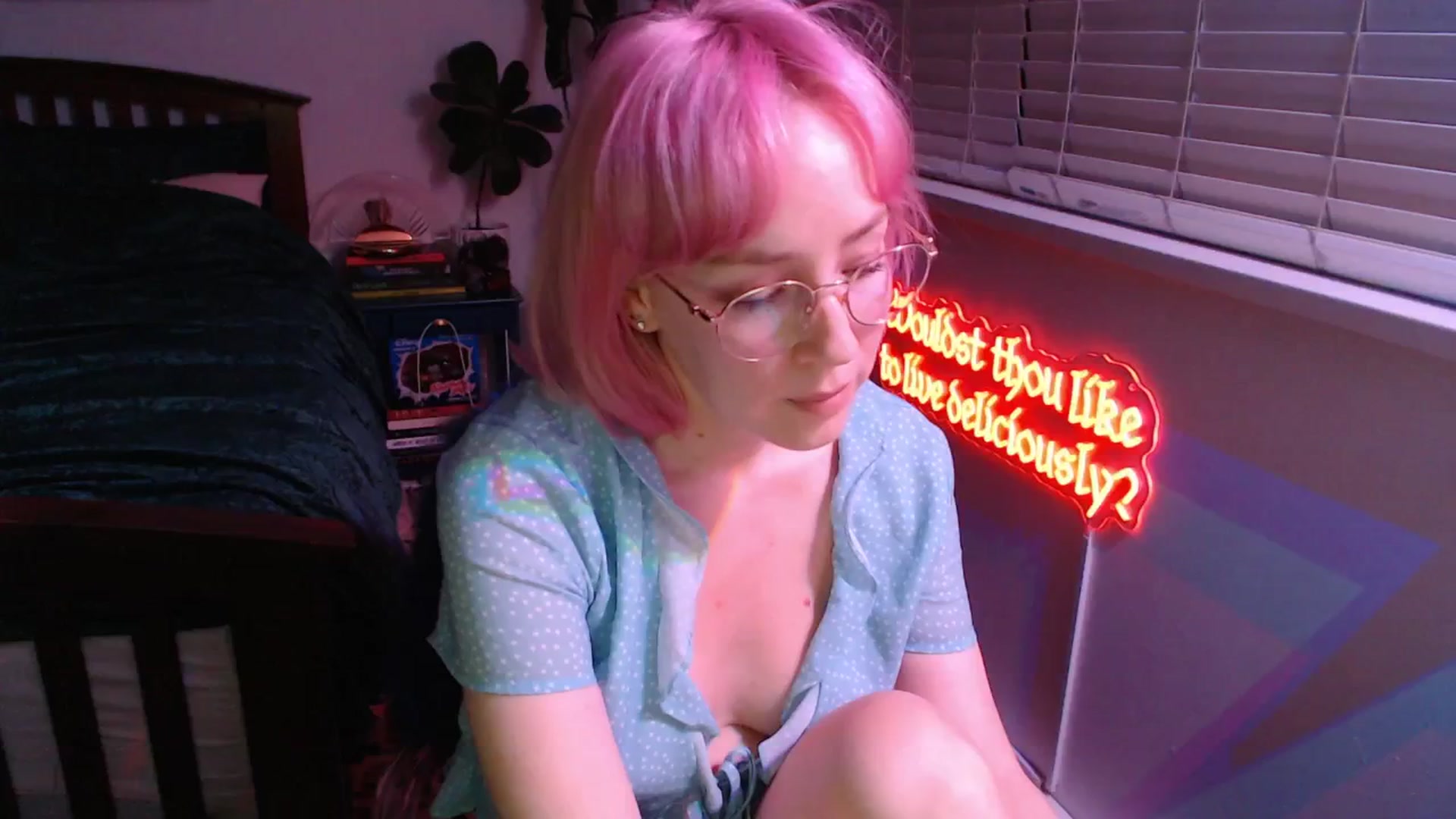Gallery image thumbnail from TrojiesHoney's myfreecams stream on, 04/08/2026, 03:50 image 15 of 20